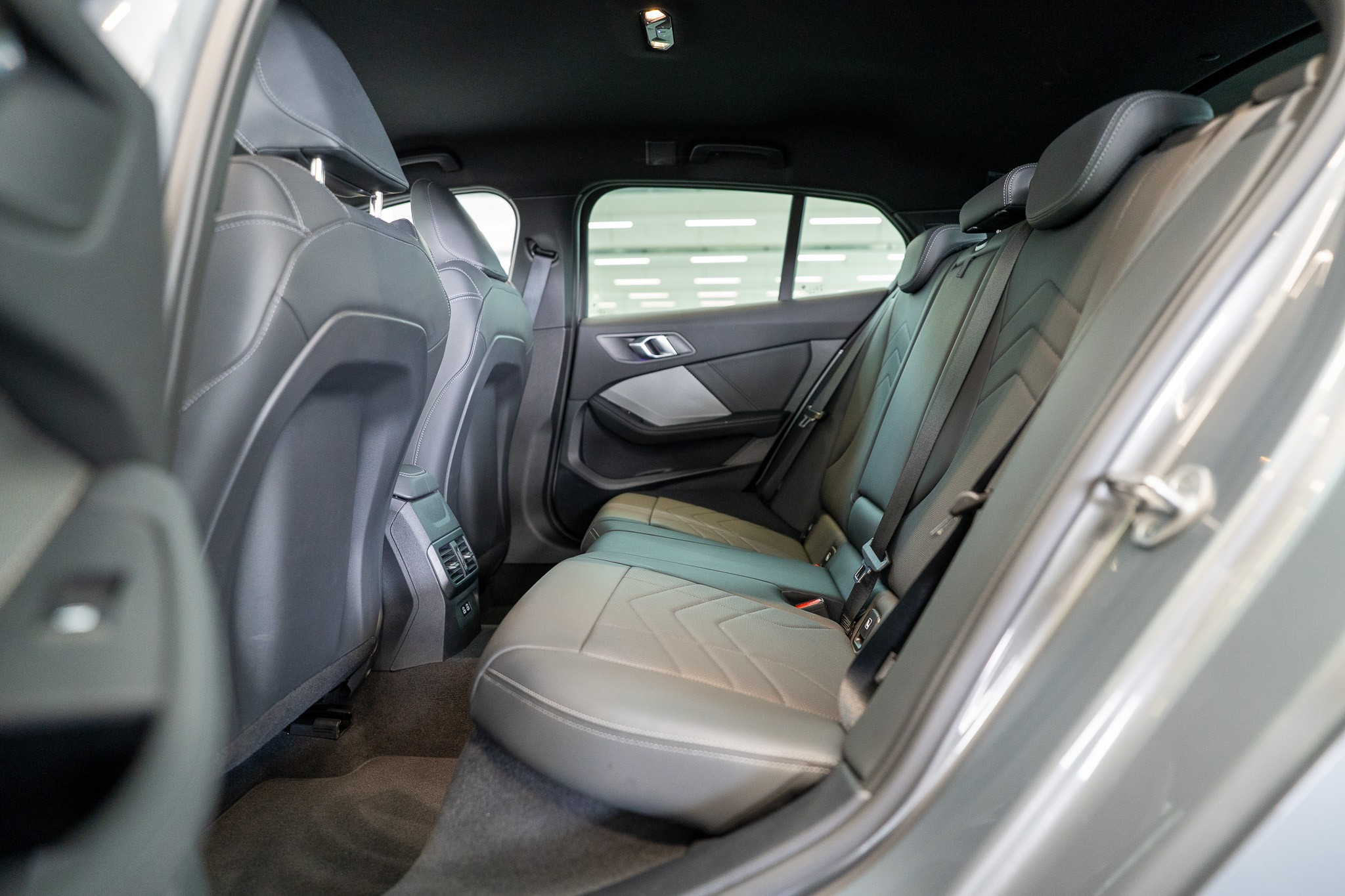 listing desktop thumbnail image 10