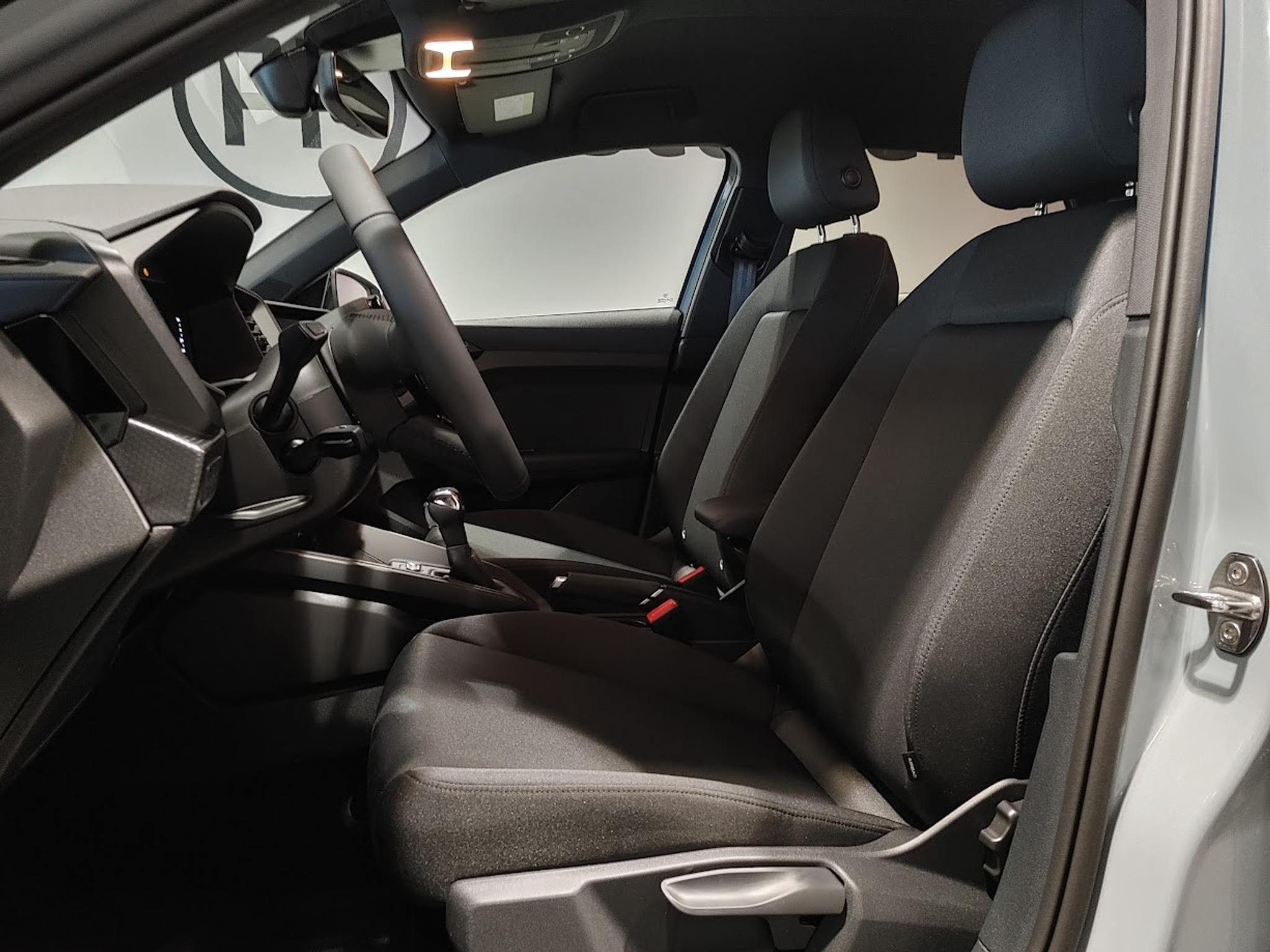 listing desktop thumbnail image 3