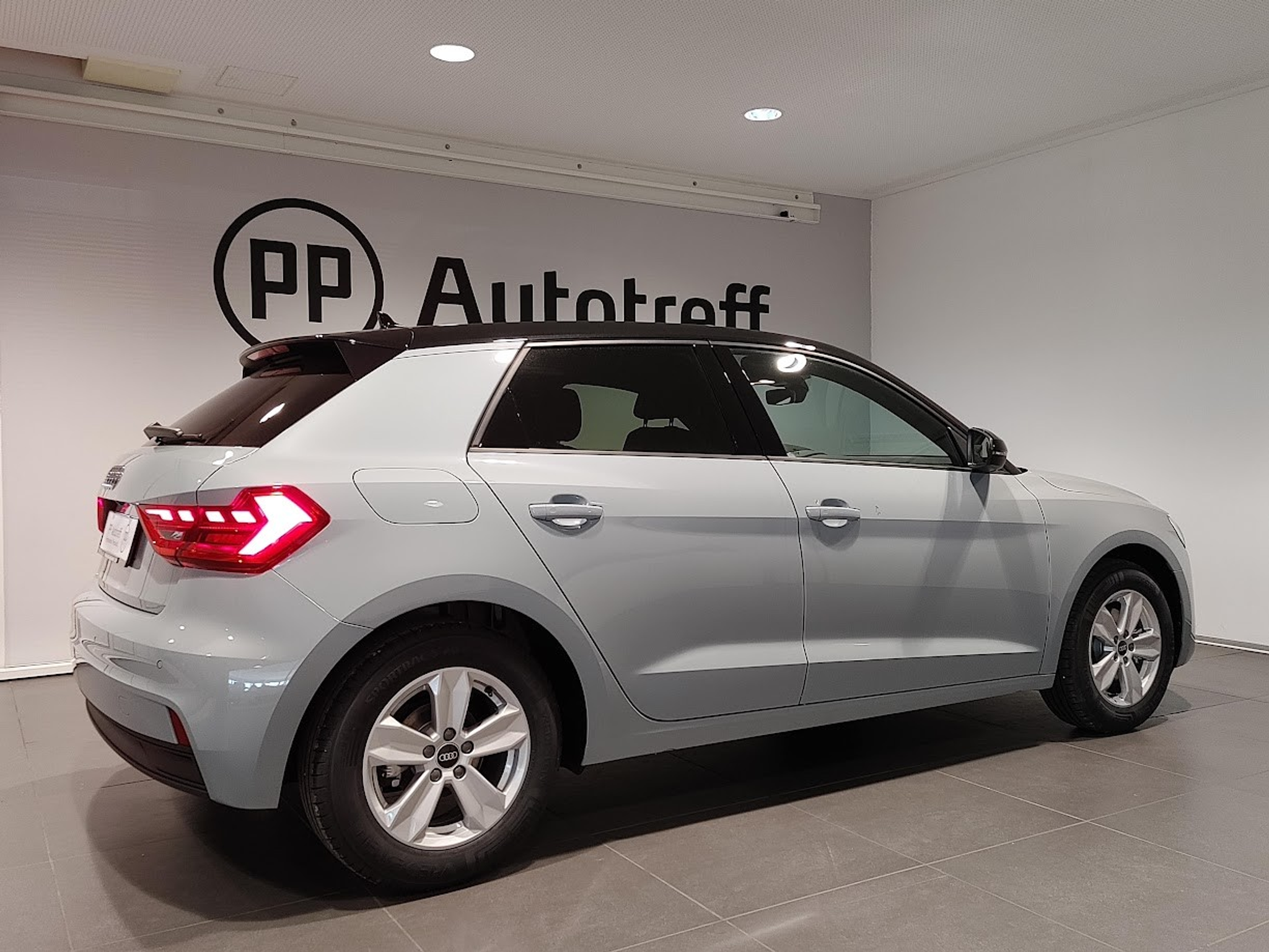 listing desktop thumbnail image 13