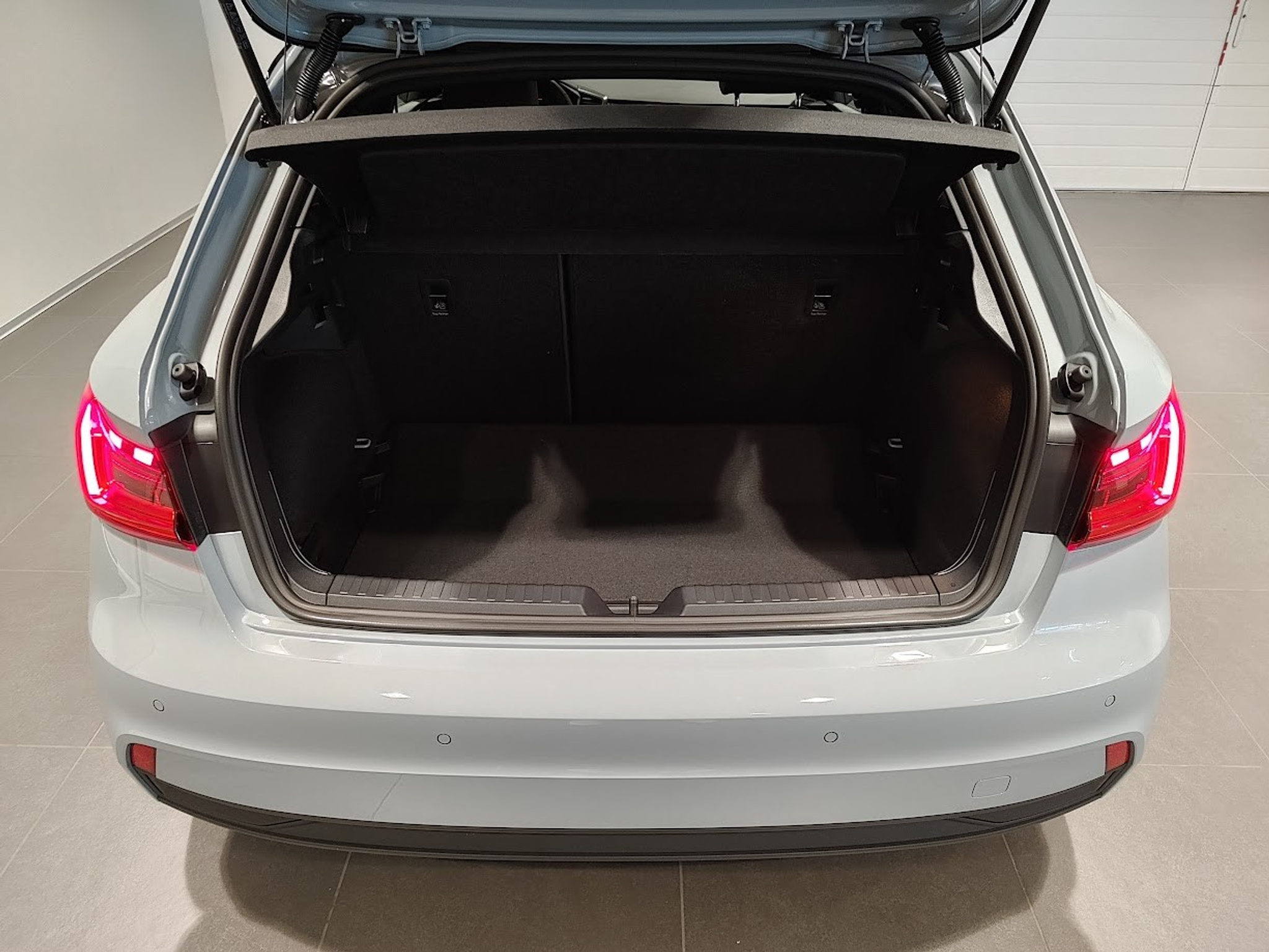 listing desktop thumbnail image 12