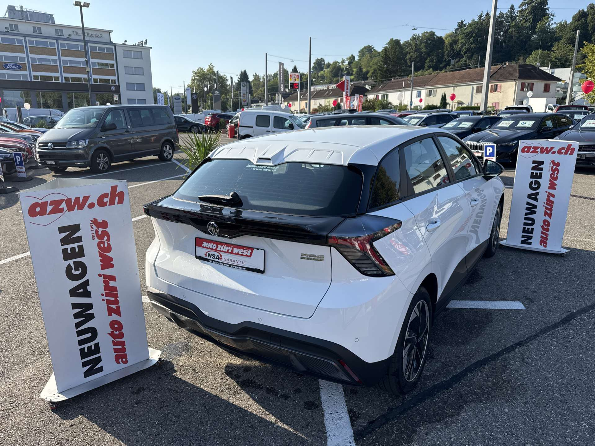 listing desktop thumbnail image 2