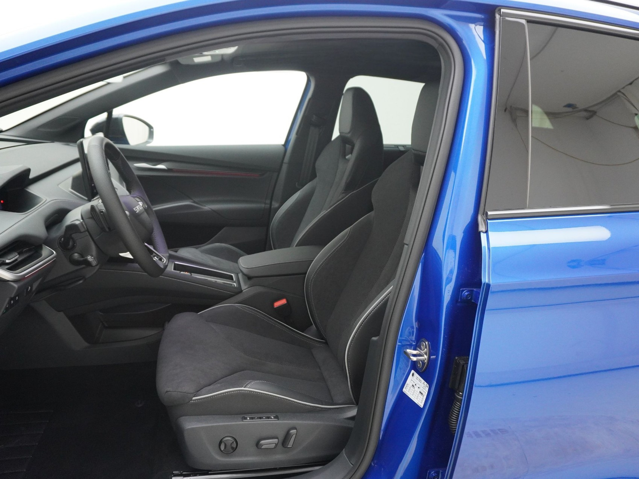 listing desktop thumbnail image 12