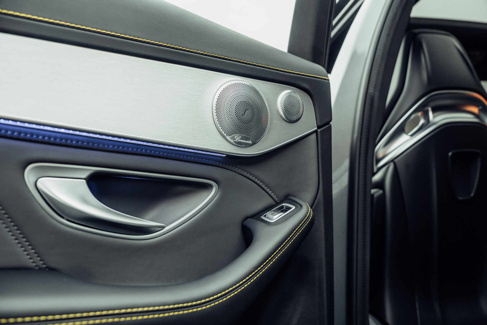 listing desktop thumbnail image 12