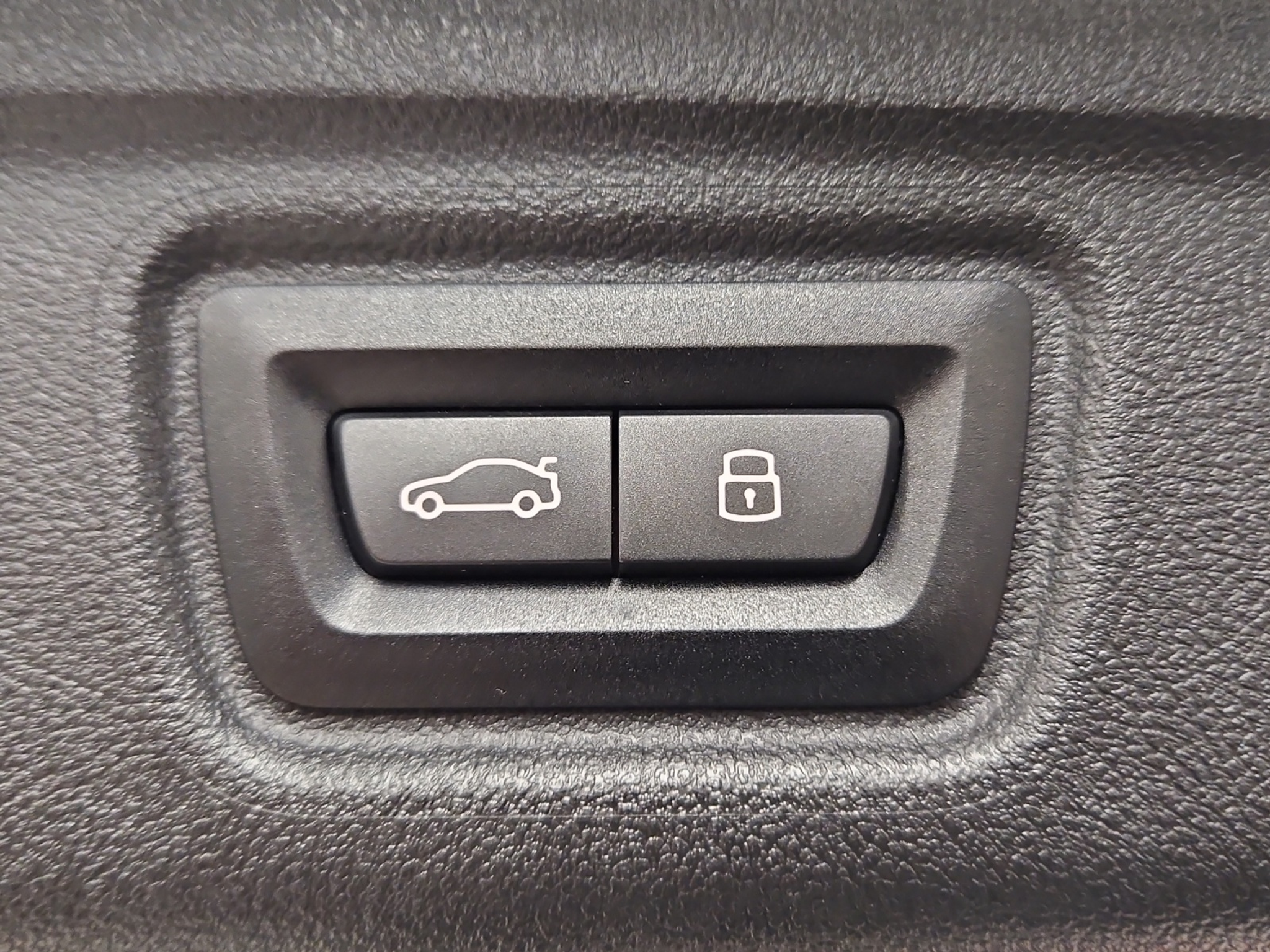 listing desktop thumbnail image 15