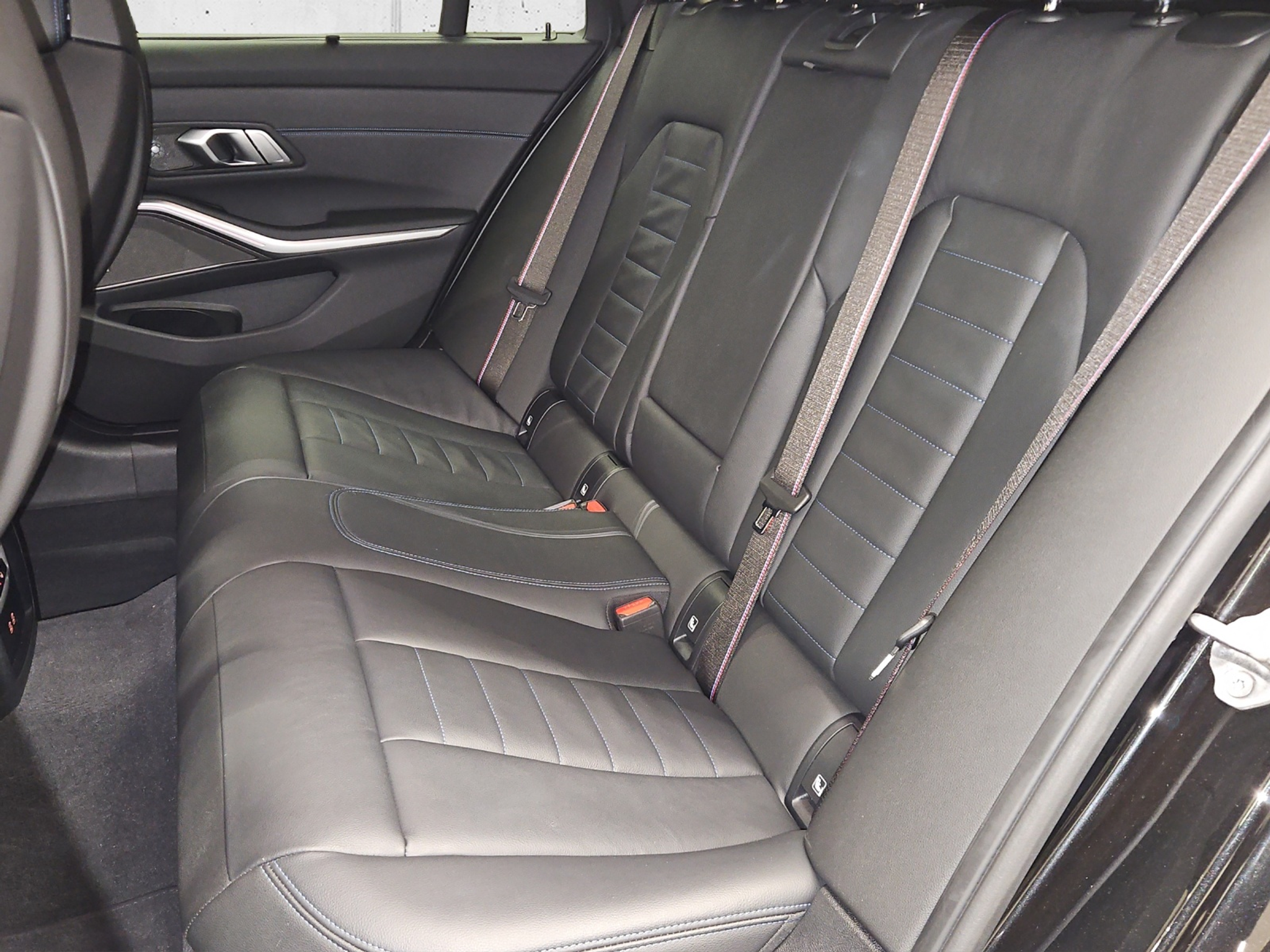 listing desktop thumbnail image 10