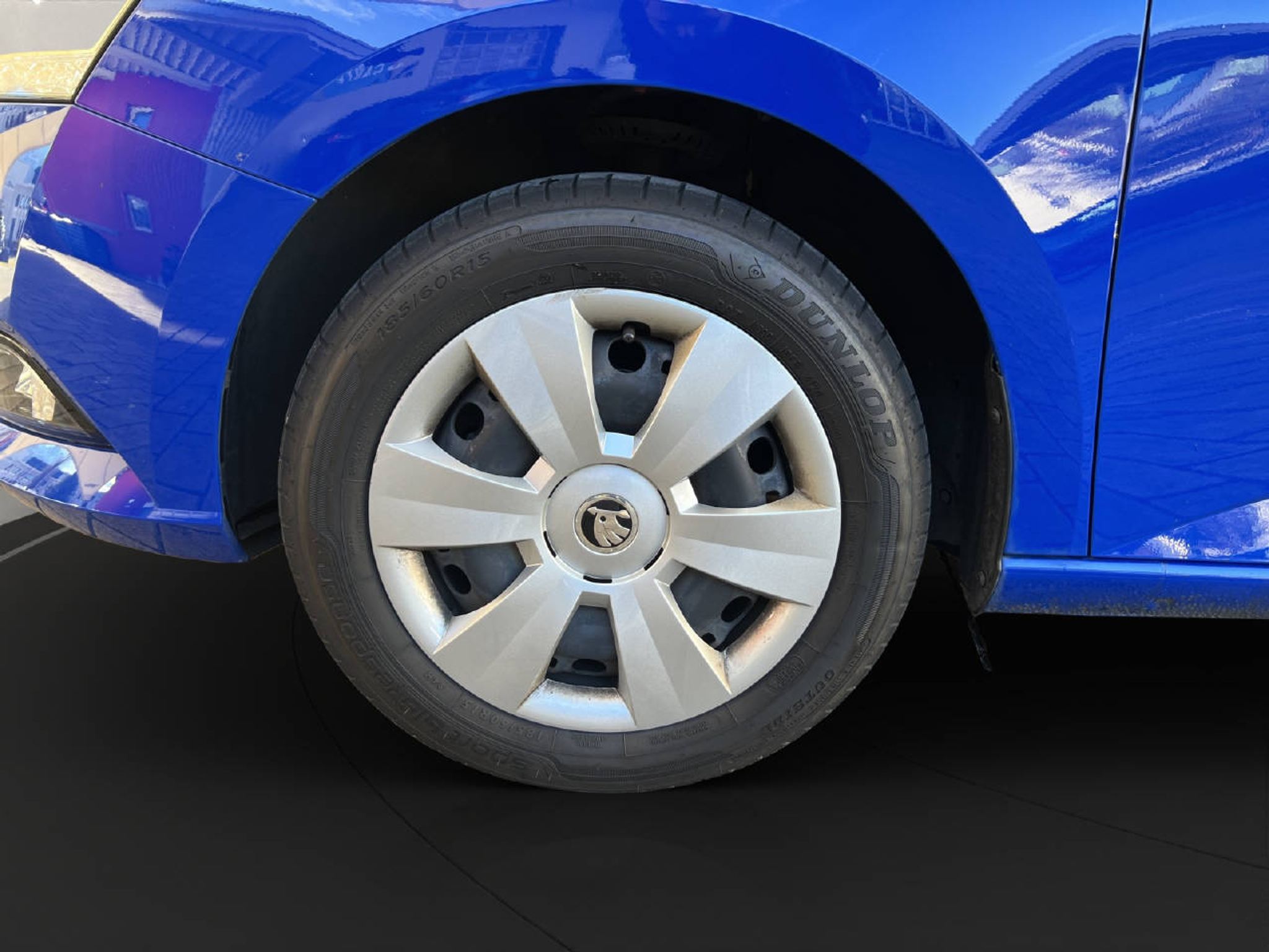 listing desktop thumbnail image 6