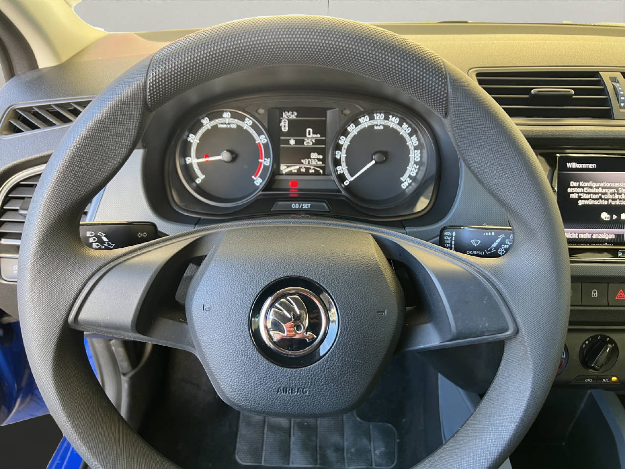 listing desktop thumbnail image 10