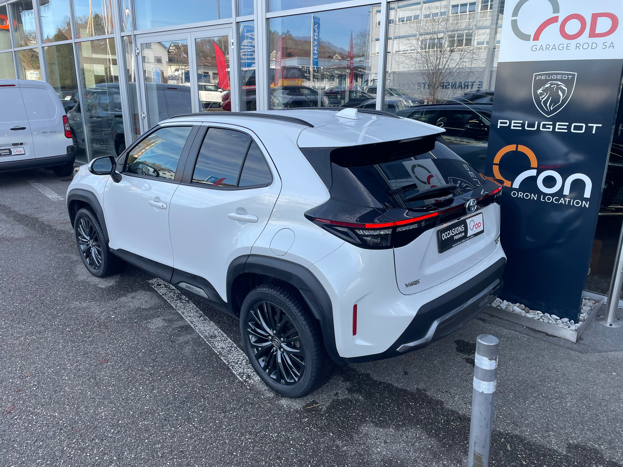 listing desktop thumbnail image 3