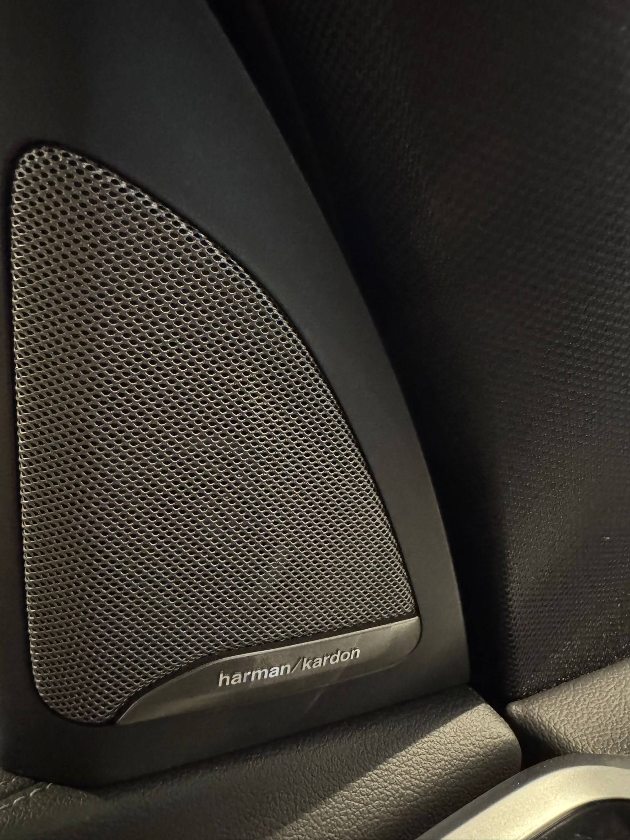 listing desktop thumbnail image 17