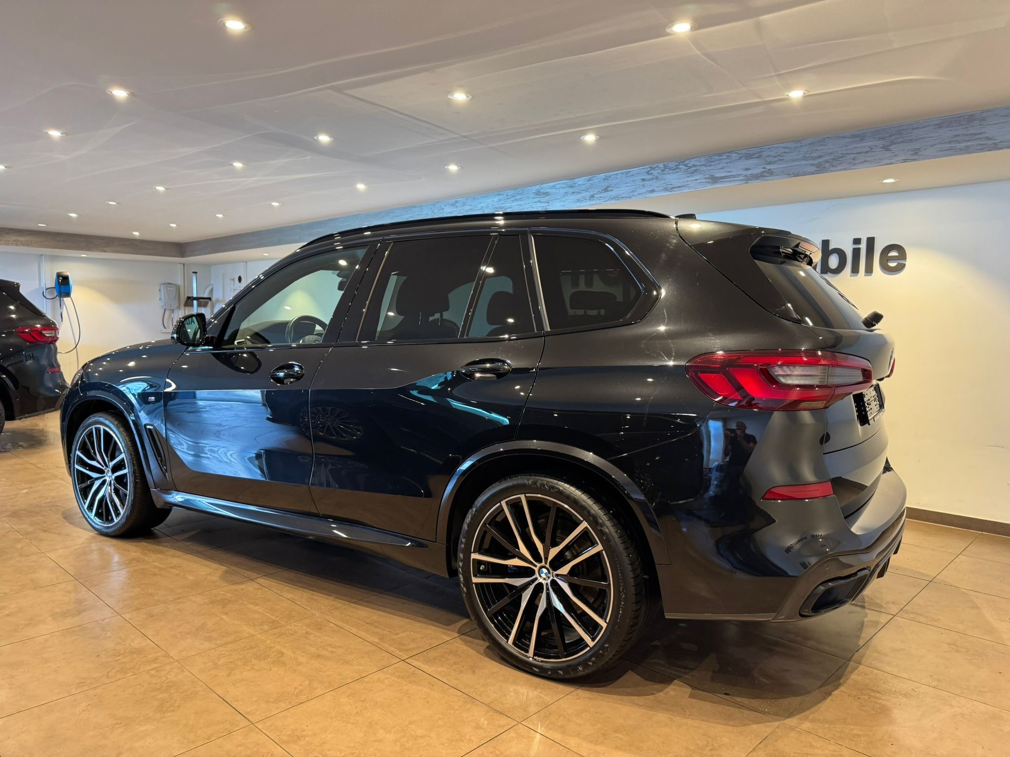 listing desktop thumbnail image 4