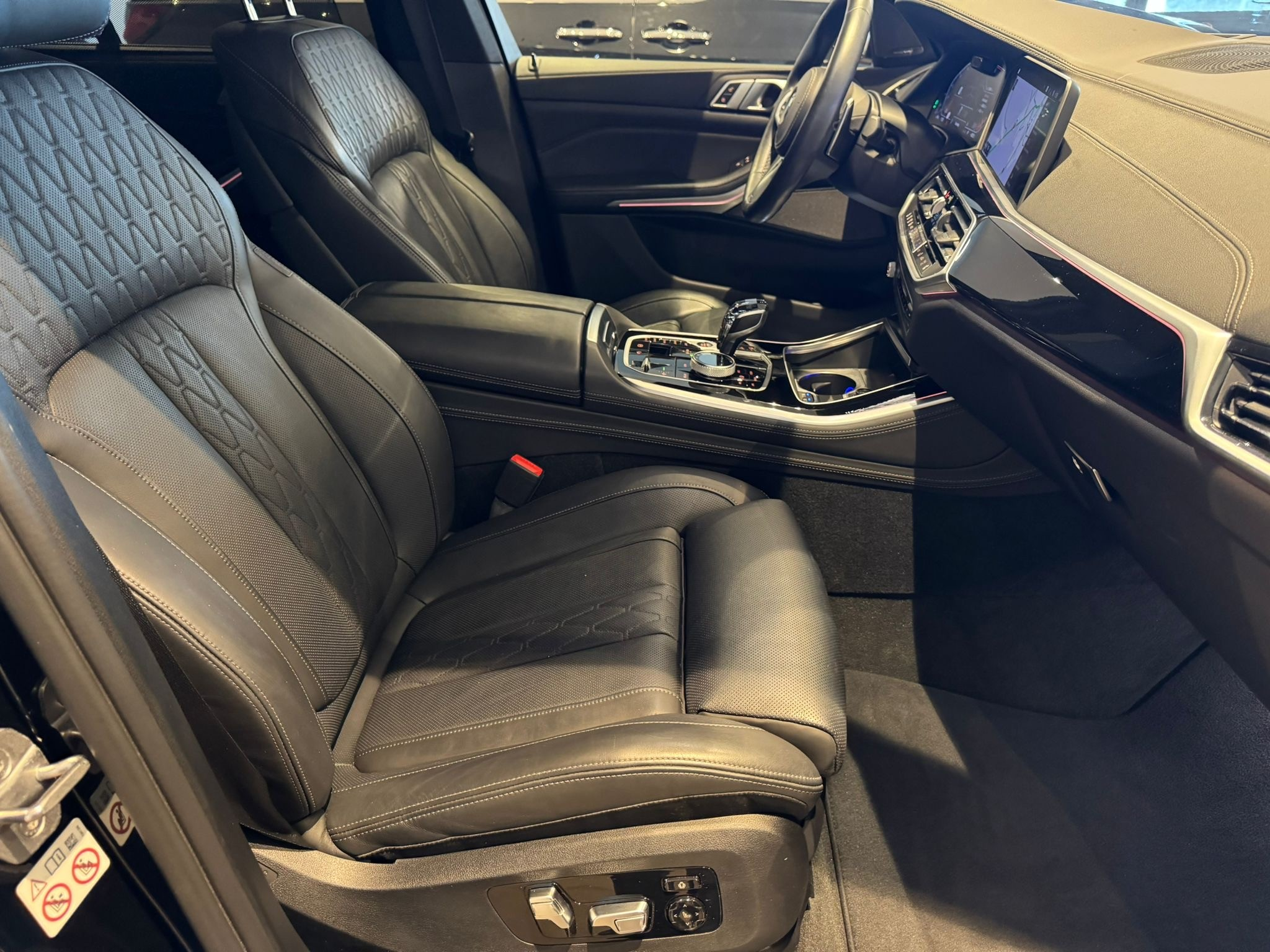 listing desktop thumbnail image 10