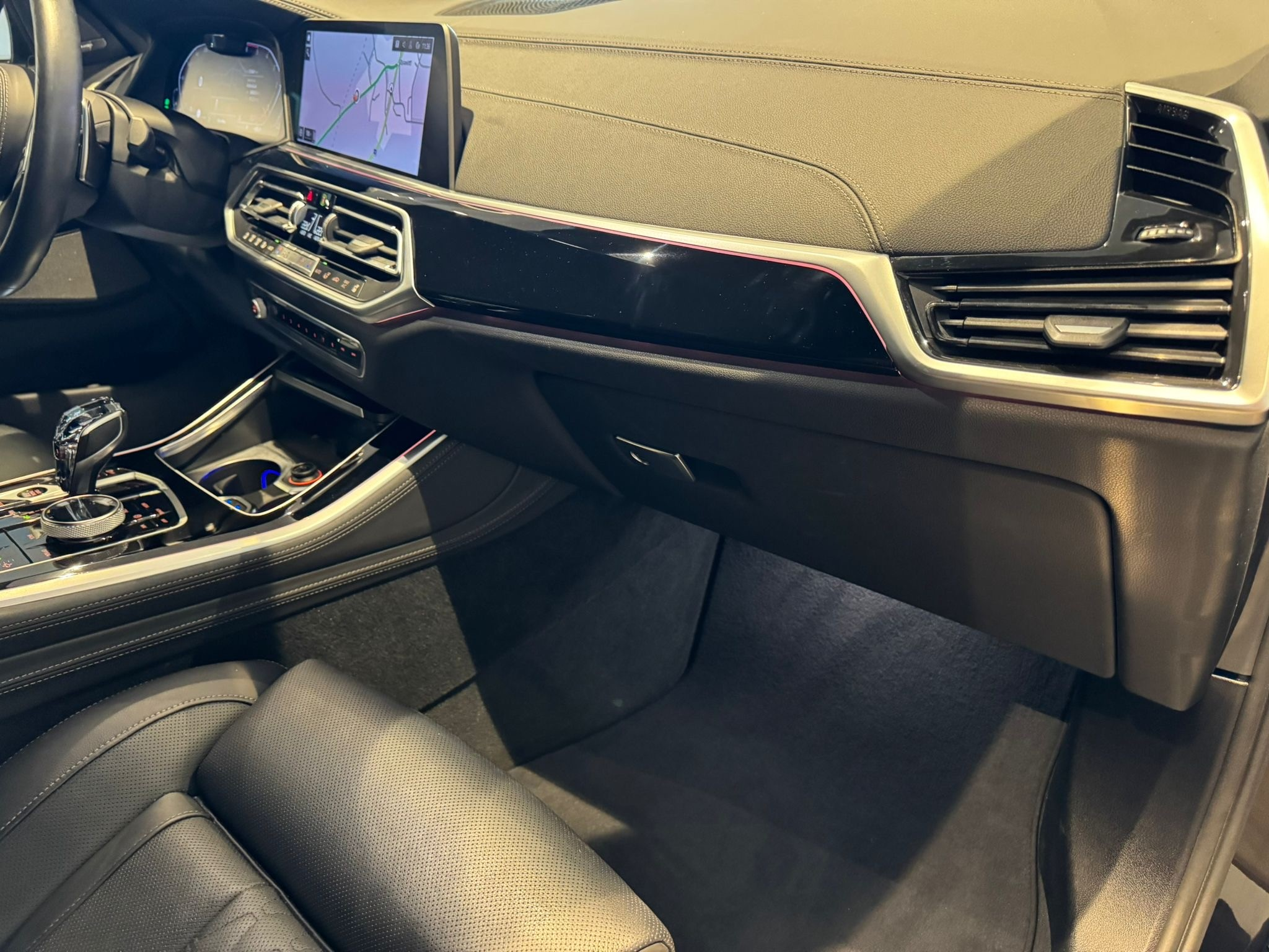 listing desktop thumbnail image 11