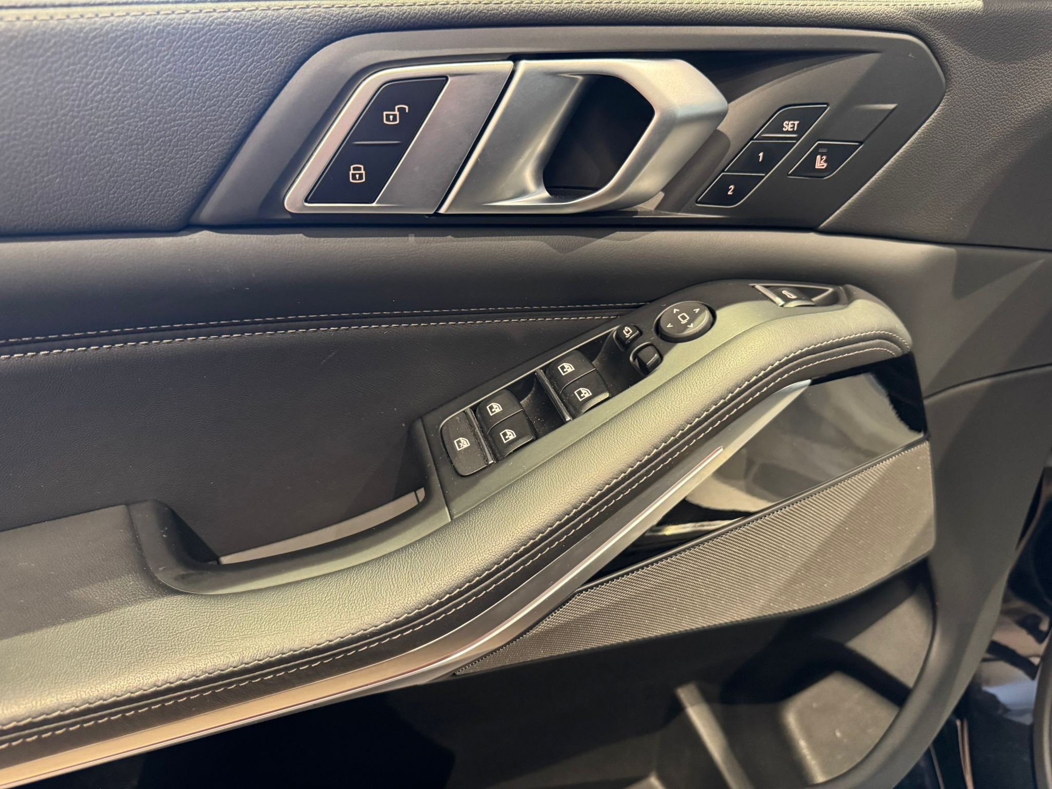 listing desktop thumbnail image 15