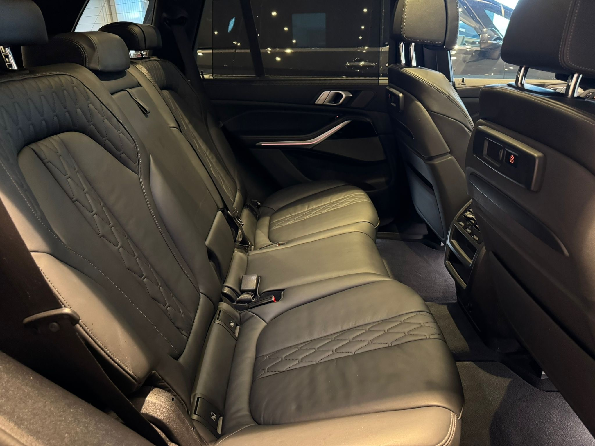 listing desktop thumbnail image 12