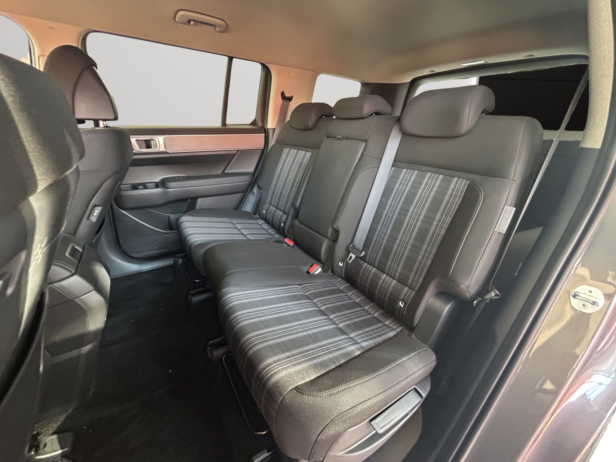 listing desktop thumbnail image 8