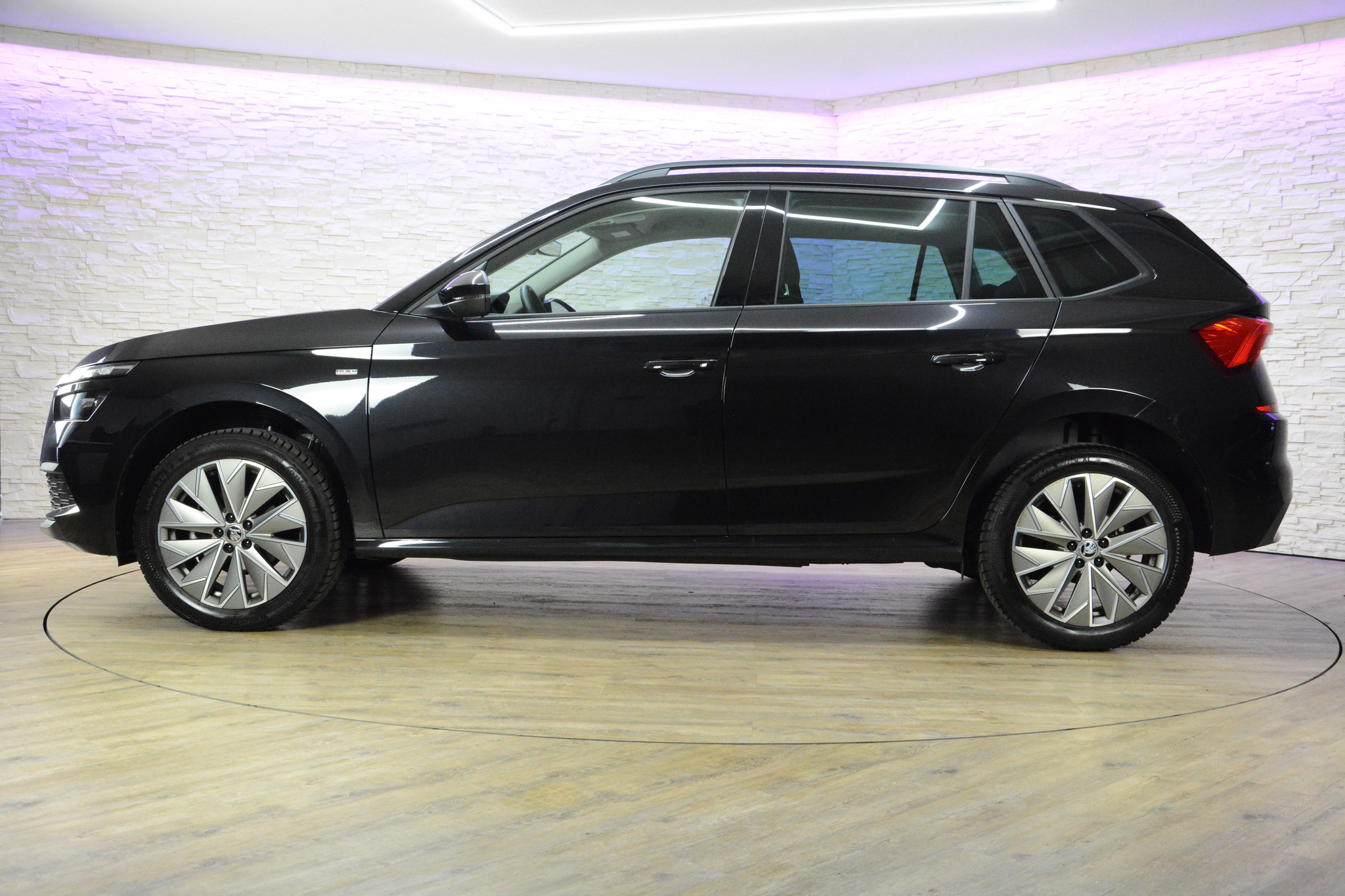 listing desktop thumbnail image 2