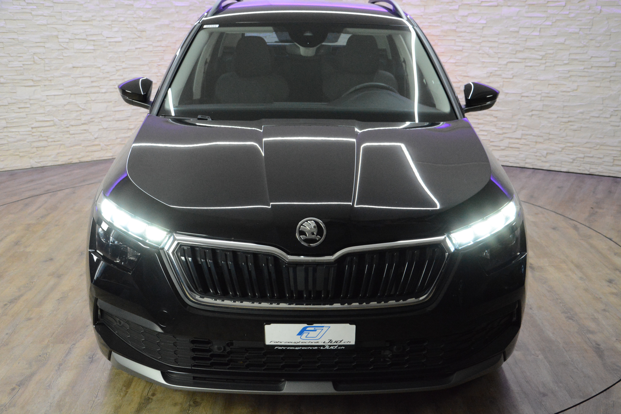 listing desktop thumbnail image 17