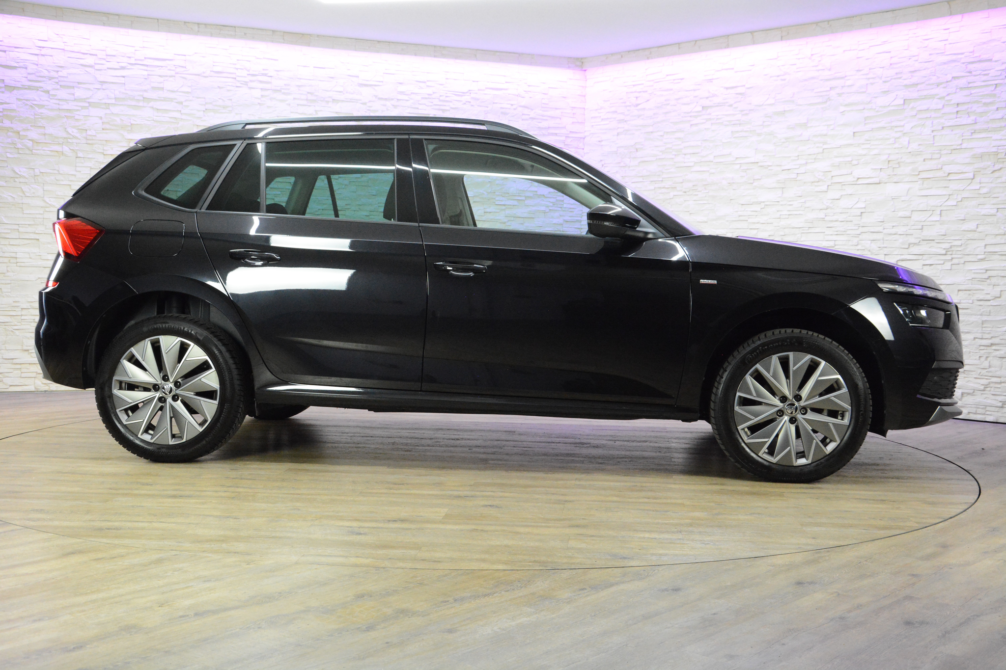 listing desktop thumbnail image 3