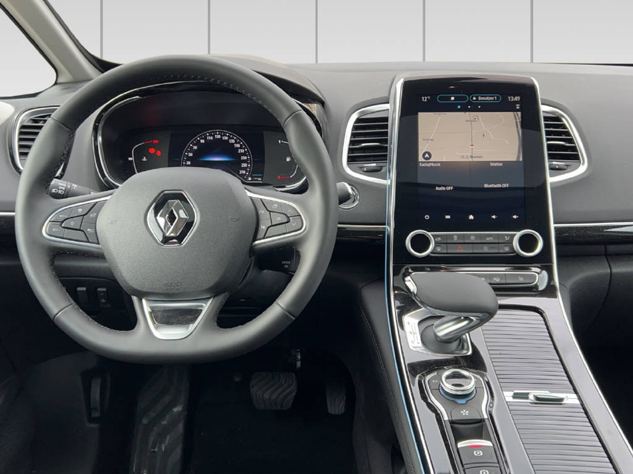 listing desktop thumbnail image 4