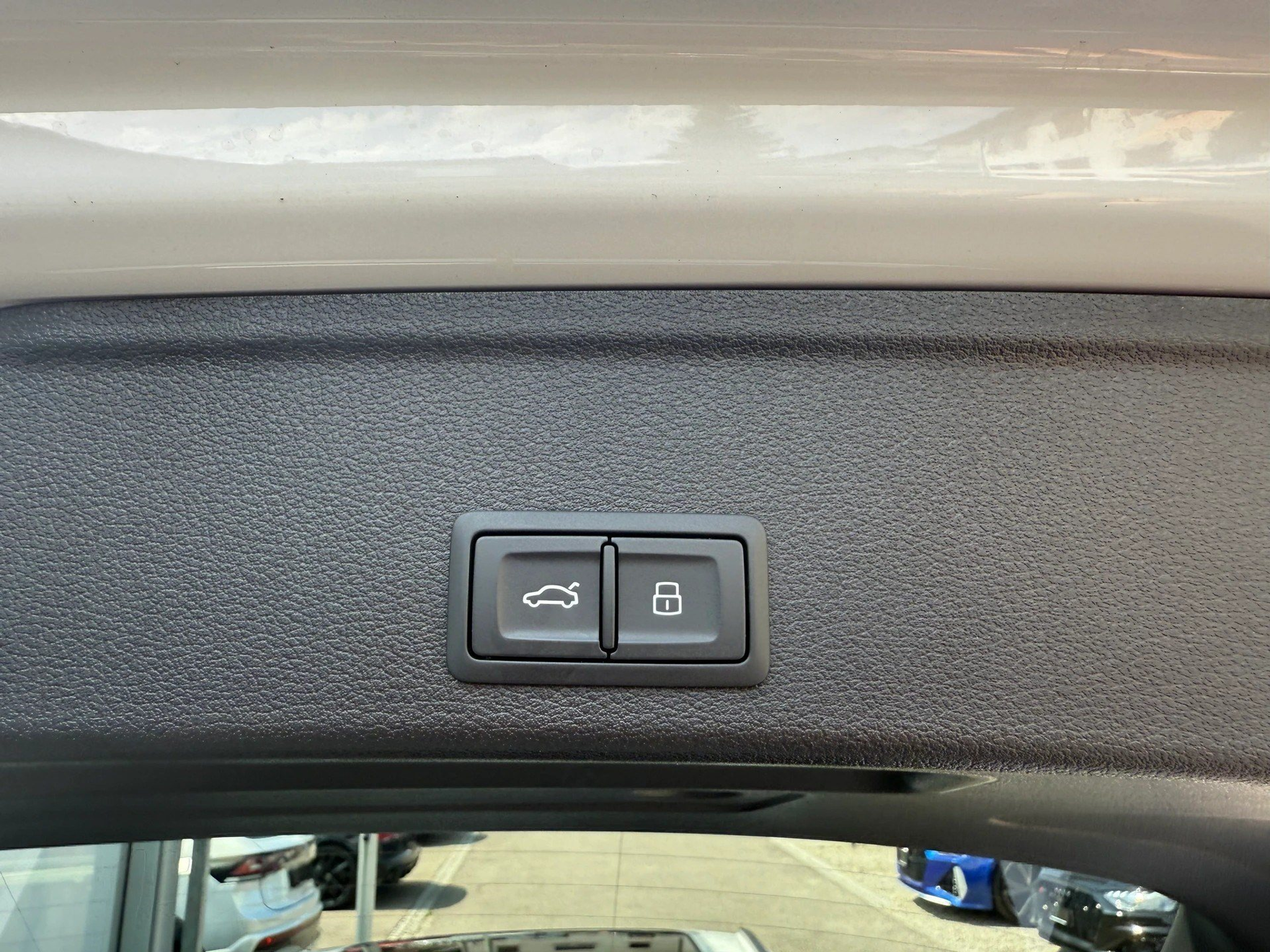 listing desktop thumbnail image 10