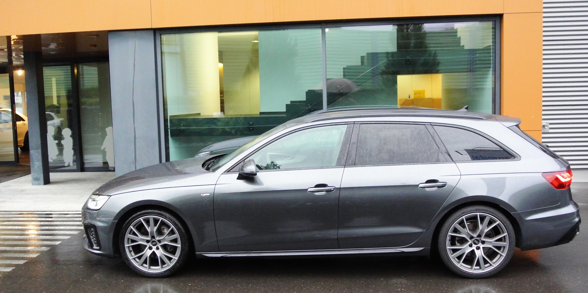 listing desktop thumbnail image 3