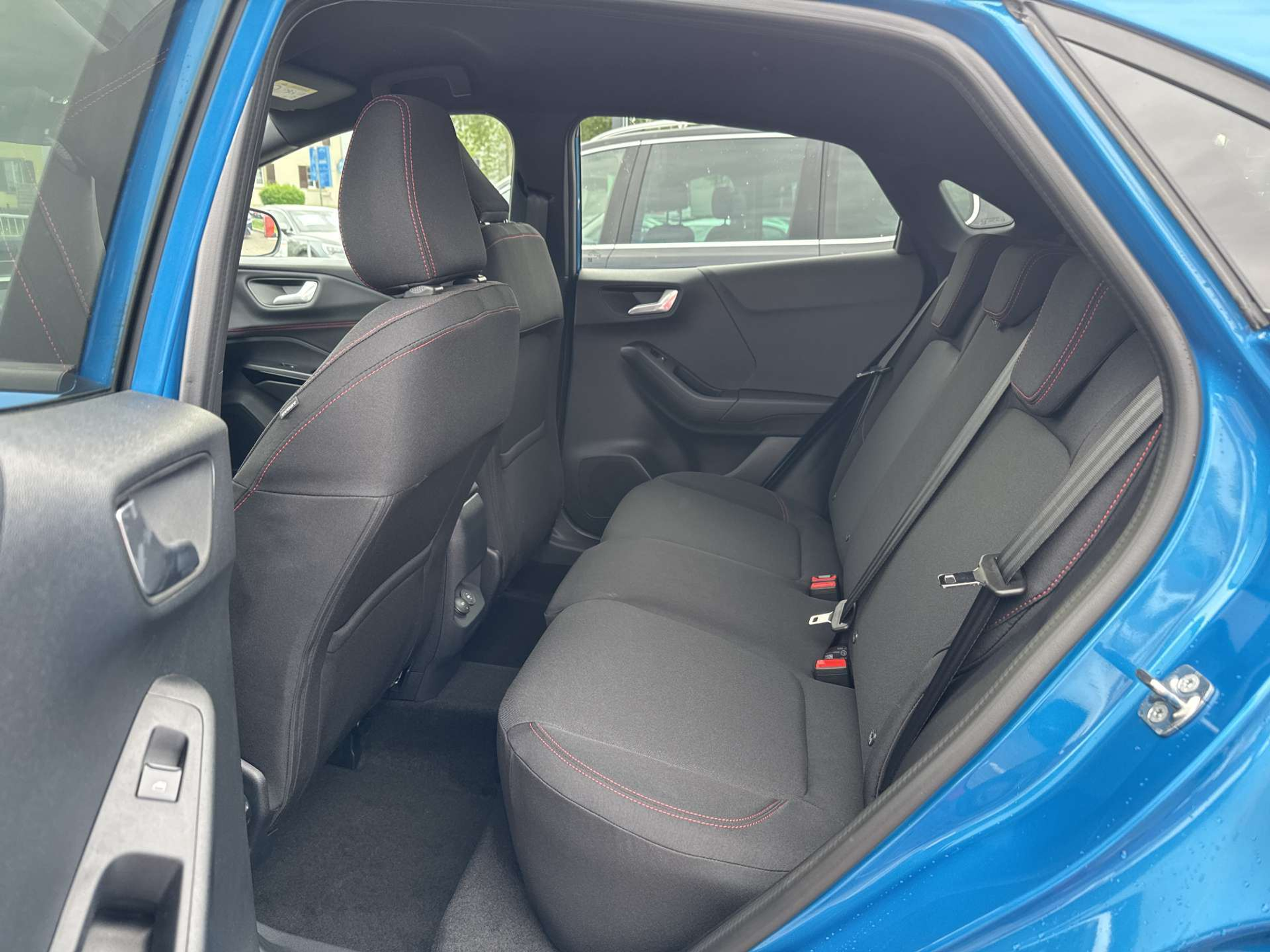 listing desktop thumbnail image 6