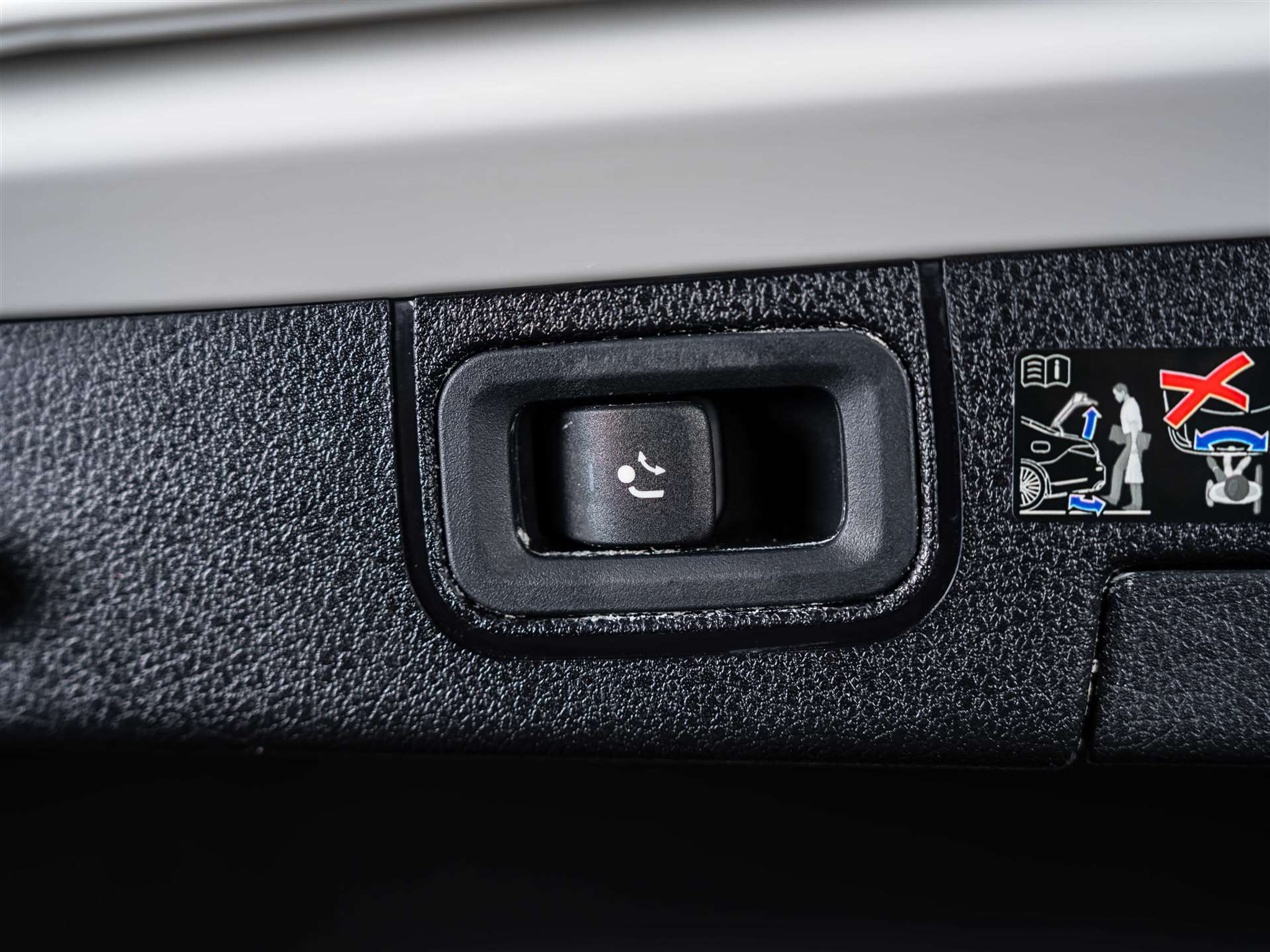 listing desktop thumbnail image 45