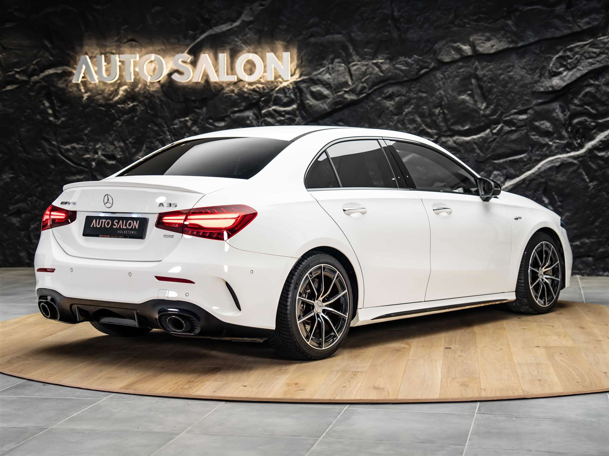 listing desktop thumbnail image 4