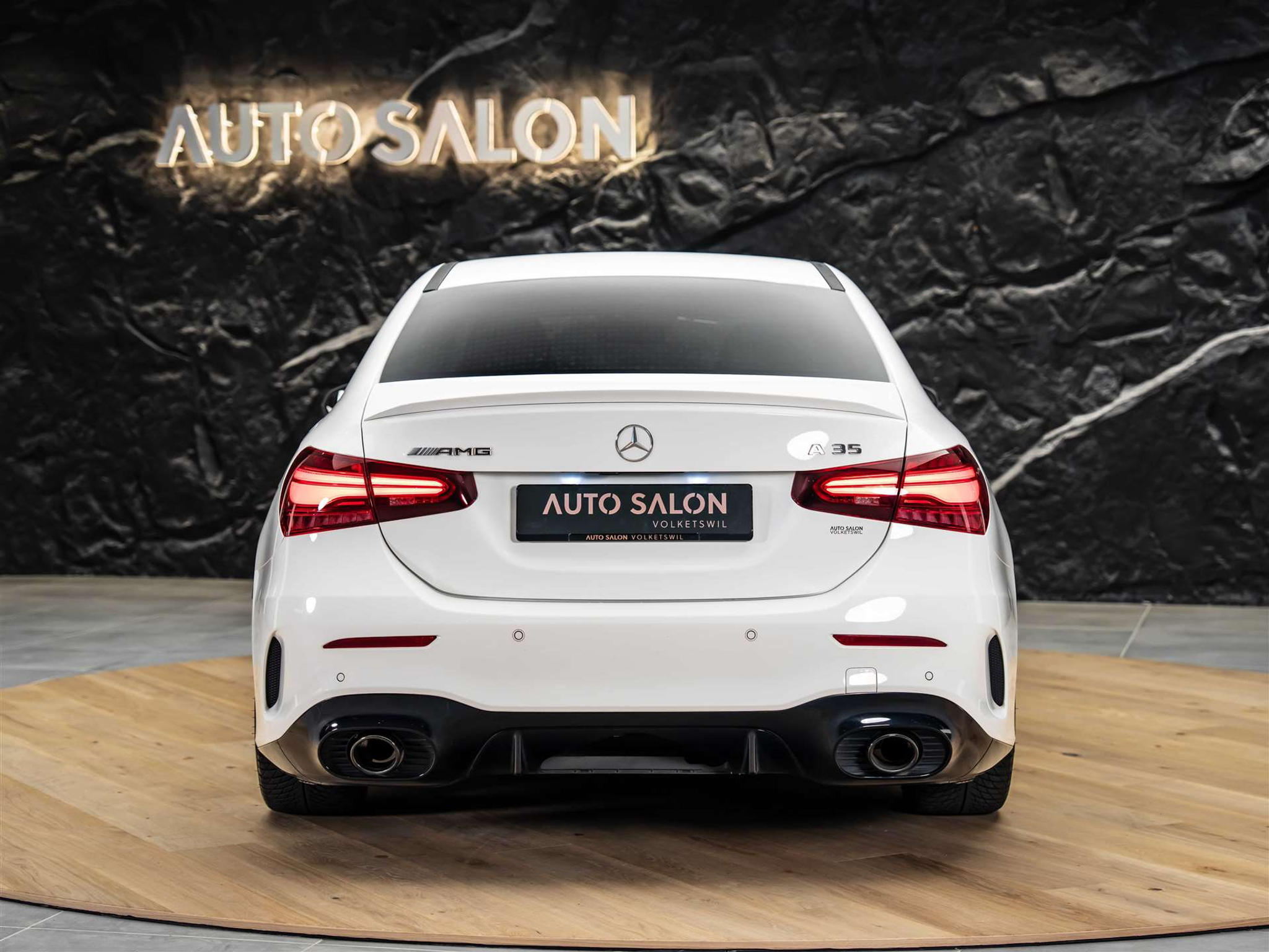 listing desktop thumbnail image 3