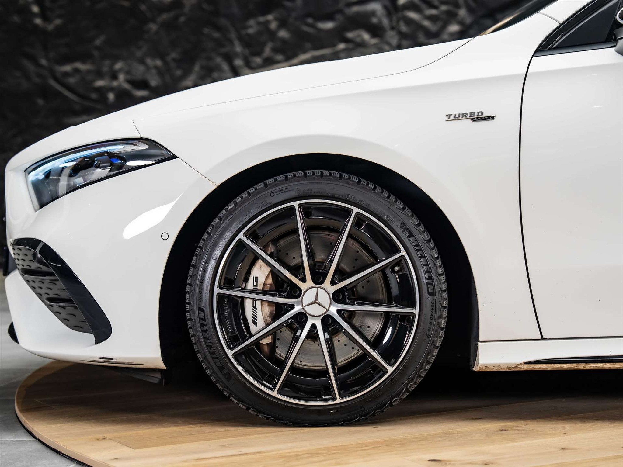 listing desktop thumbnail image 17