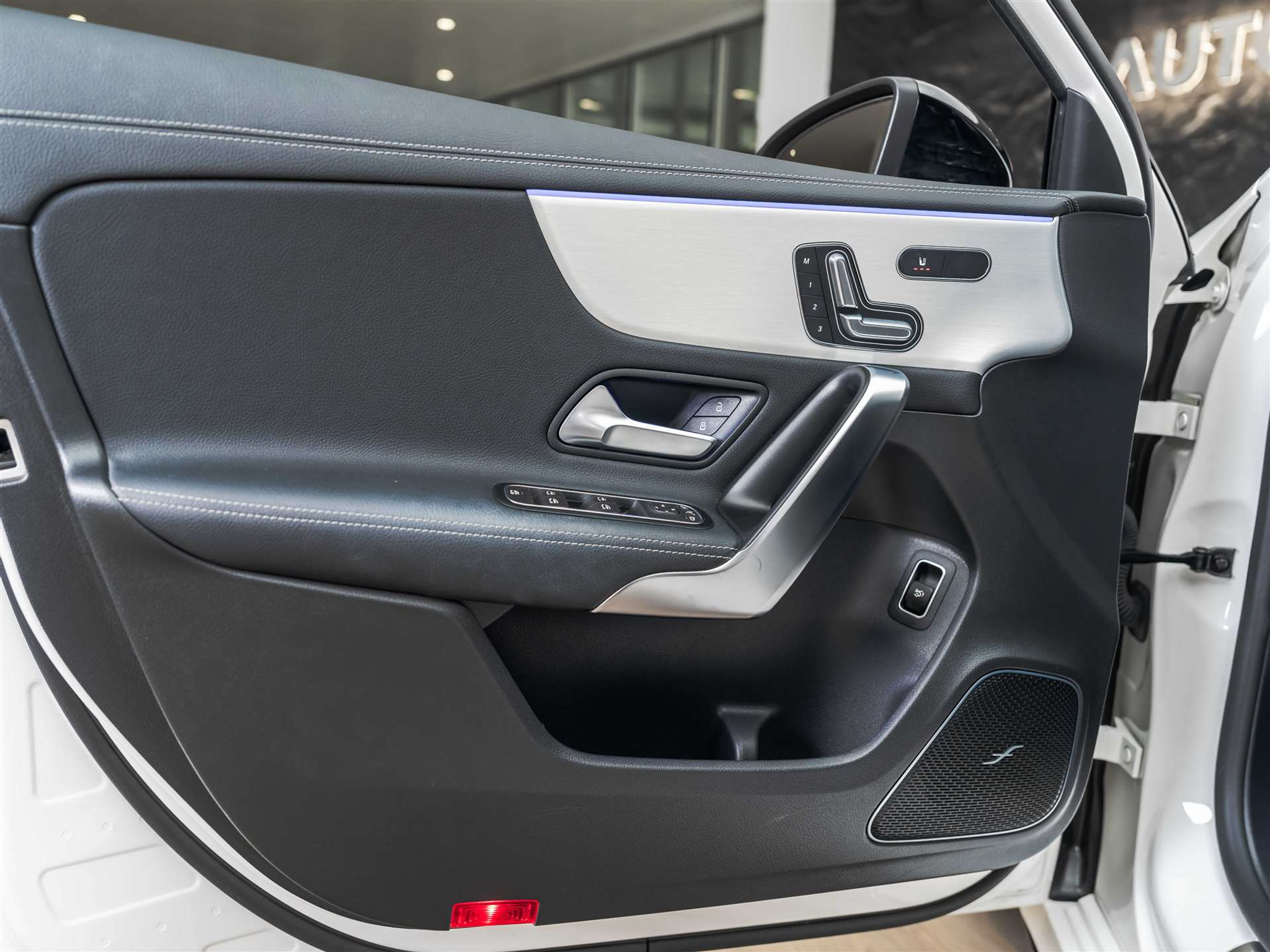 listing desktop thumbnail image 20