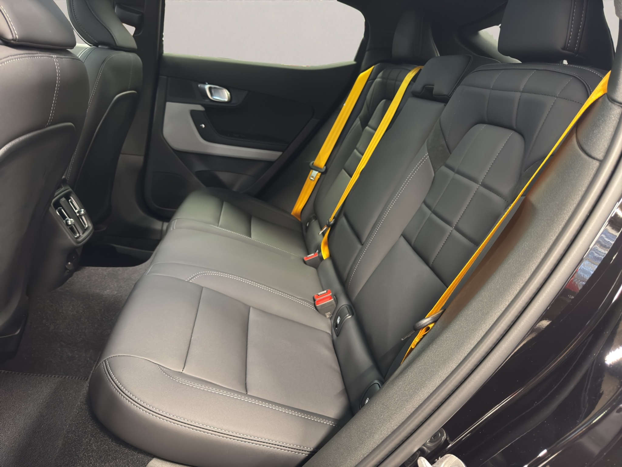 listing desktop thumbnail image 9