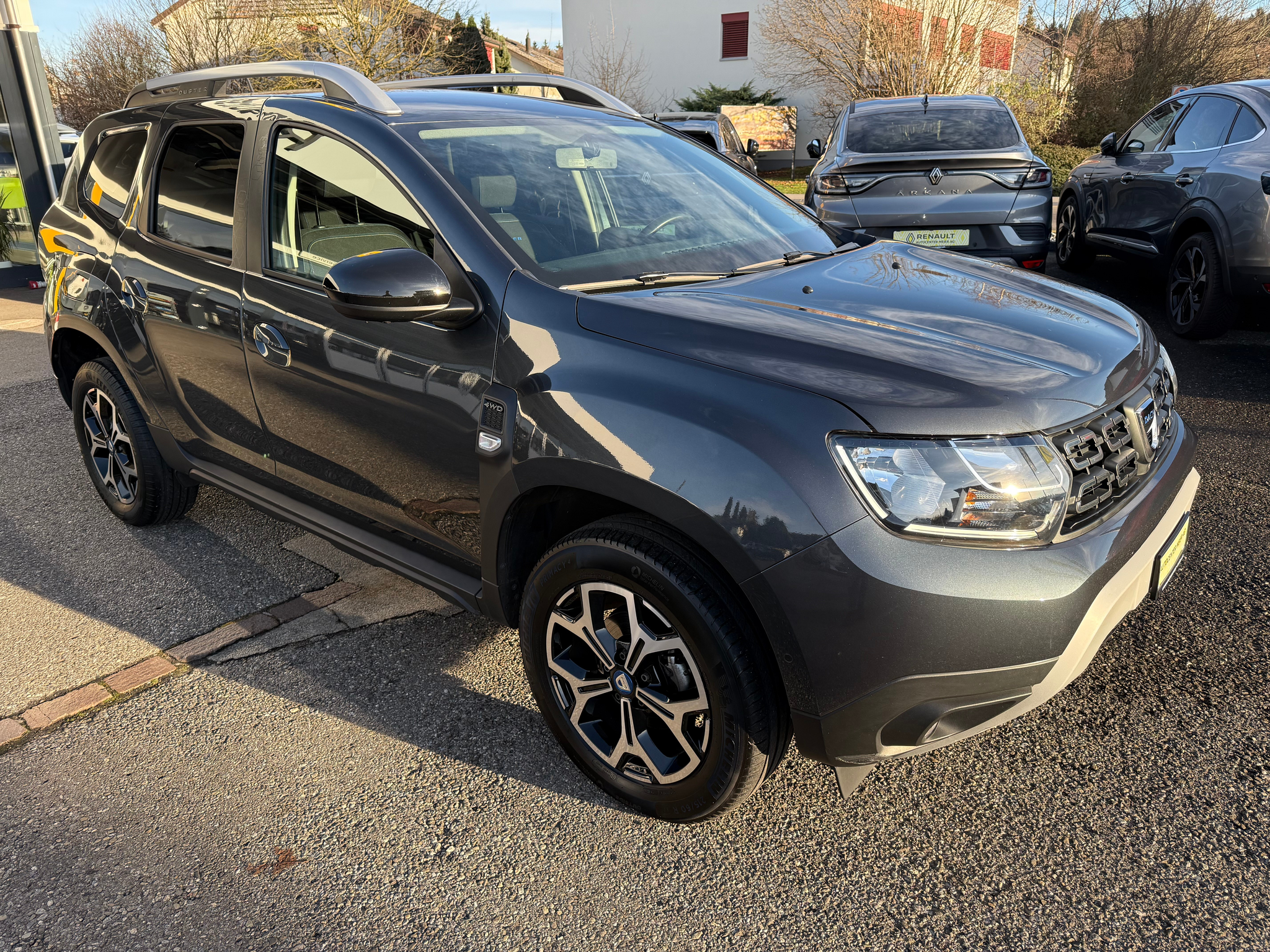 listing desktop thumbnail image 6