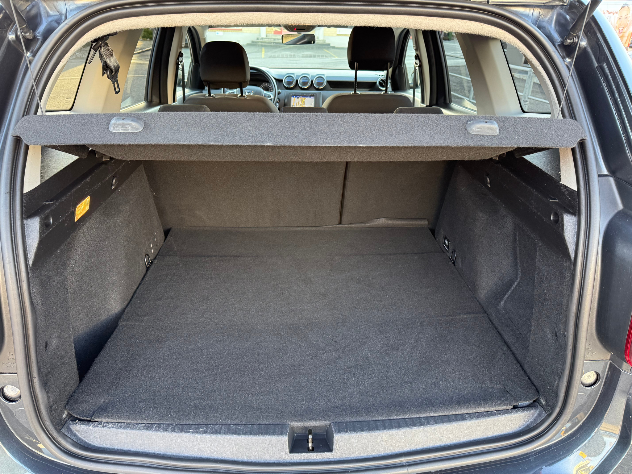 listing desktop thumbnail image 11