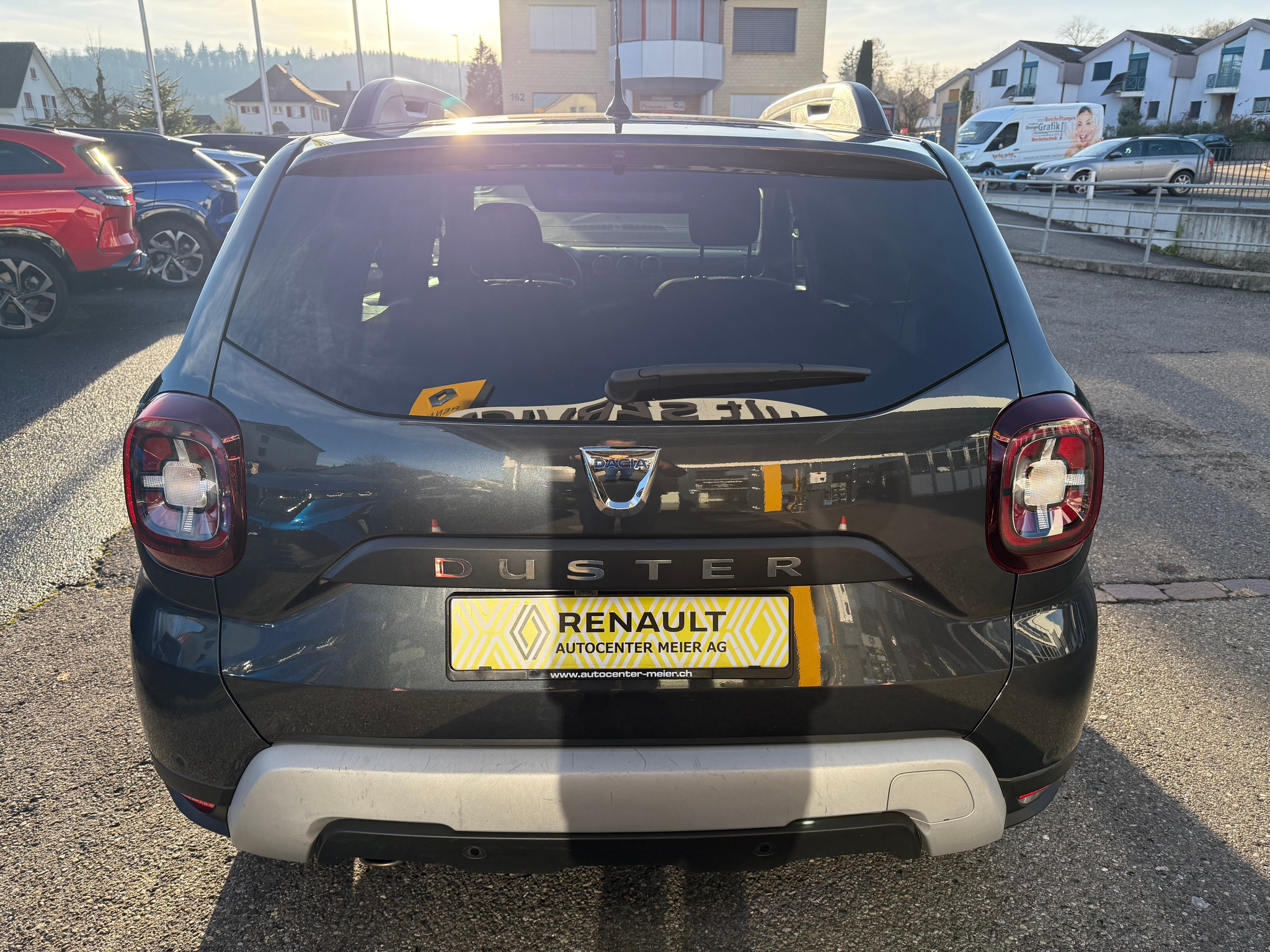 listing desktop thumbnail image 3