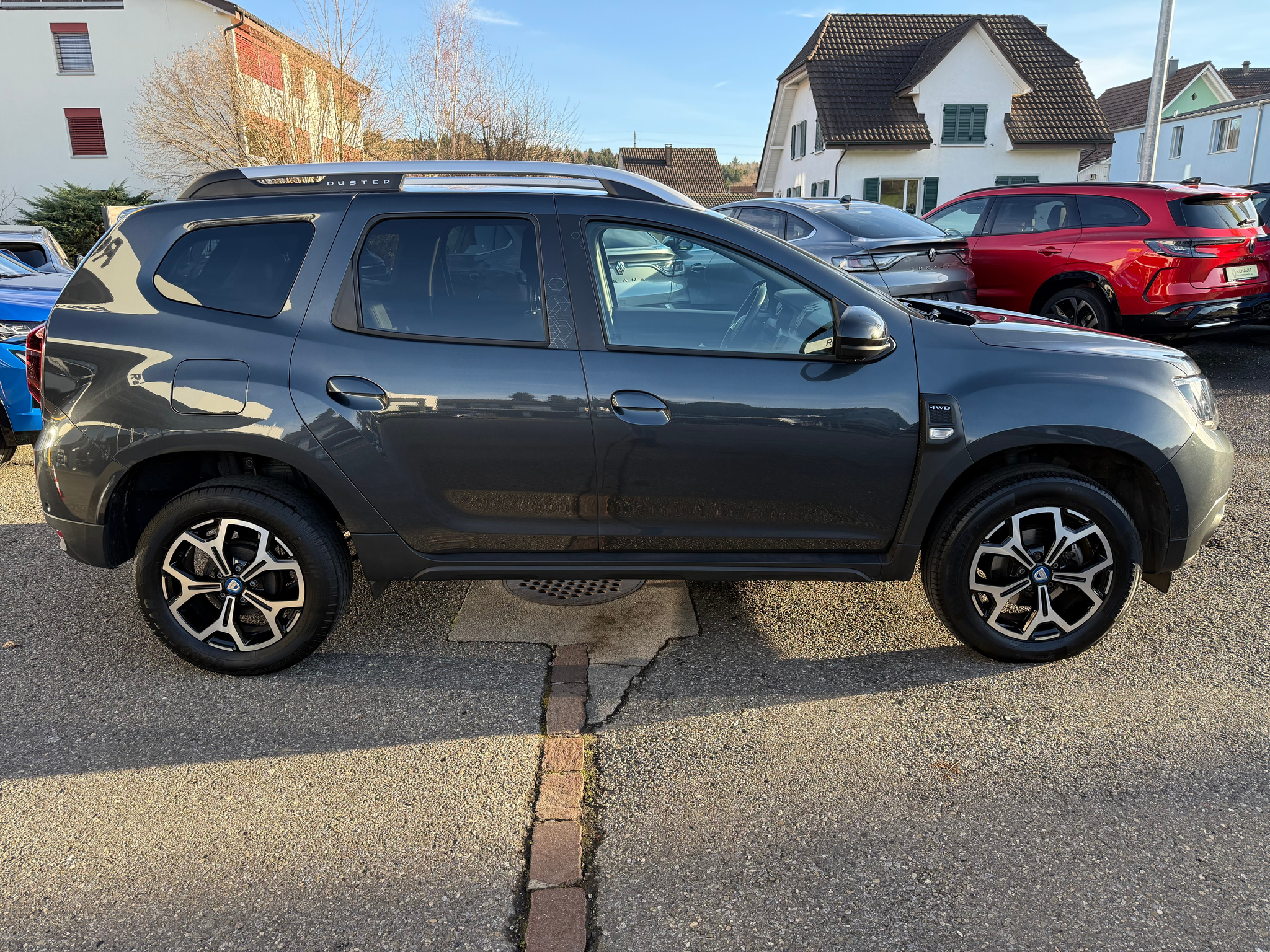 listing desktop thumbnail image 5