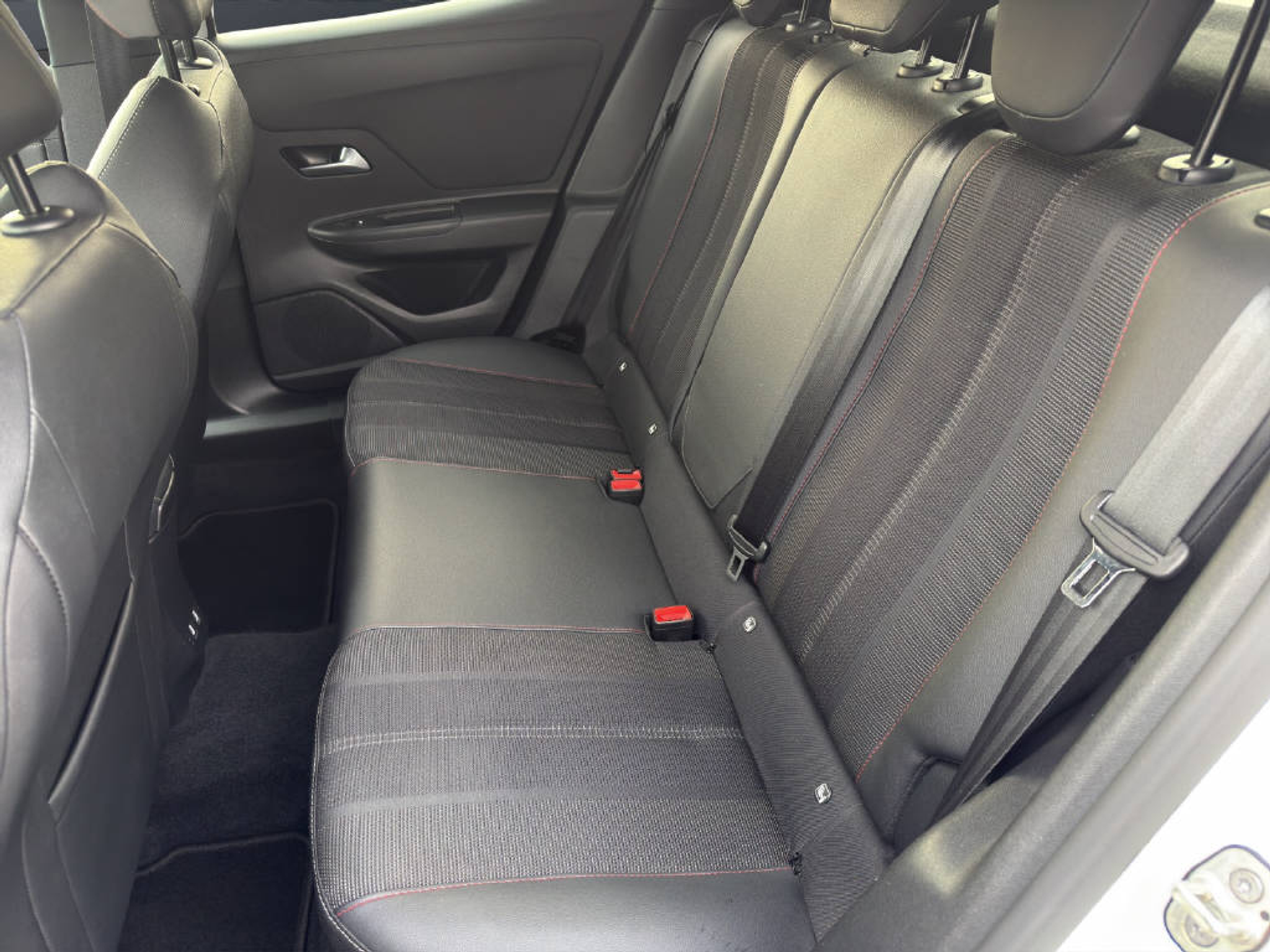 listing desktop thumbnail image 10