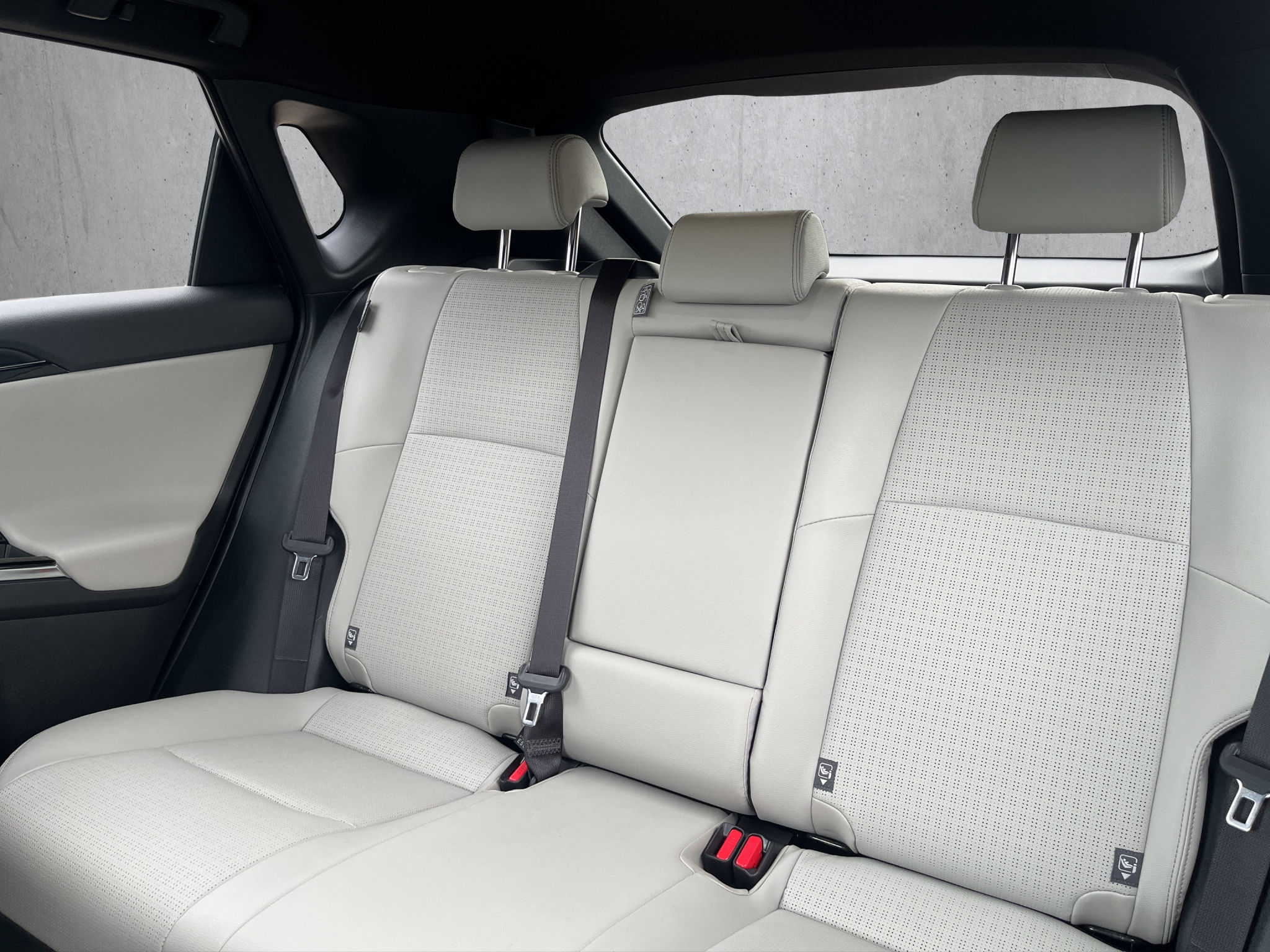 listing desktop thumbnail image 11