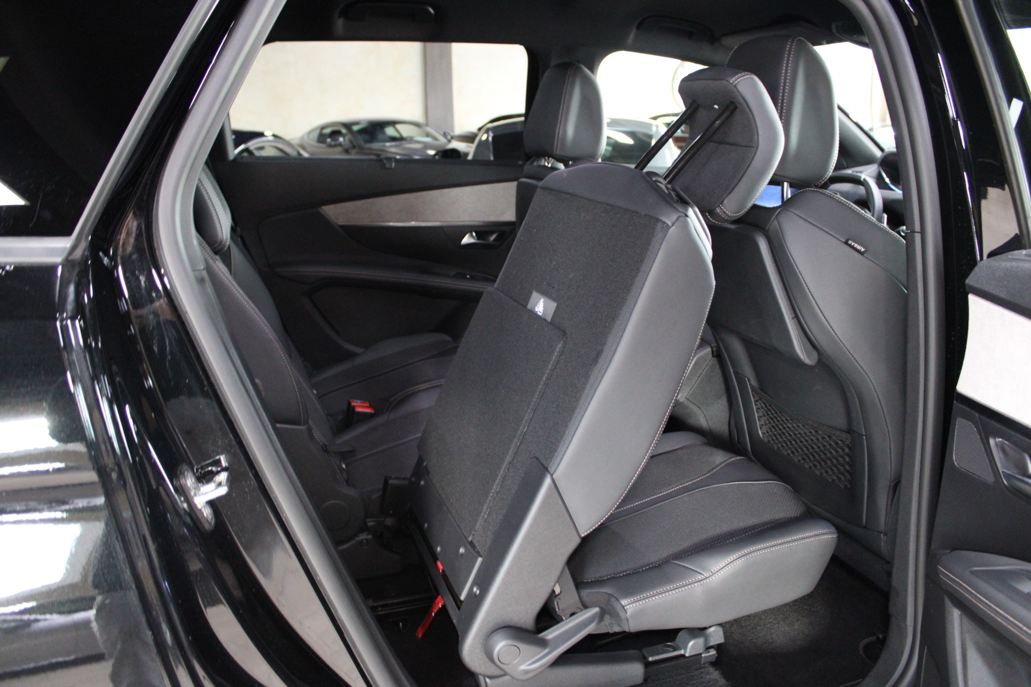 listing desktop thumbnail image 17