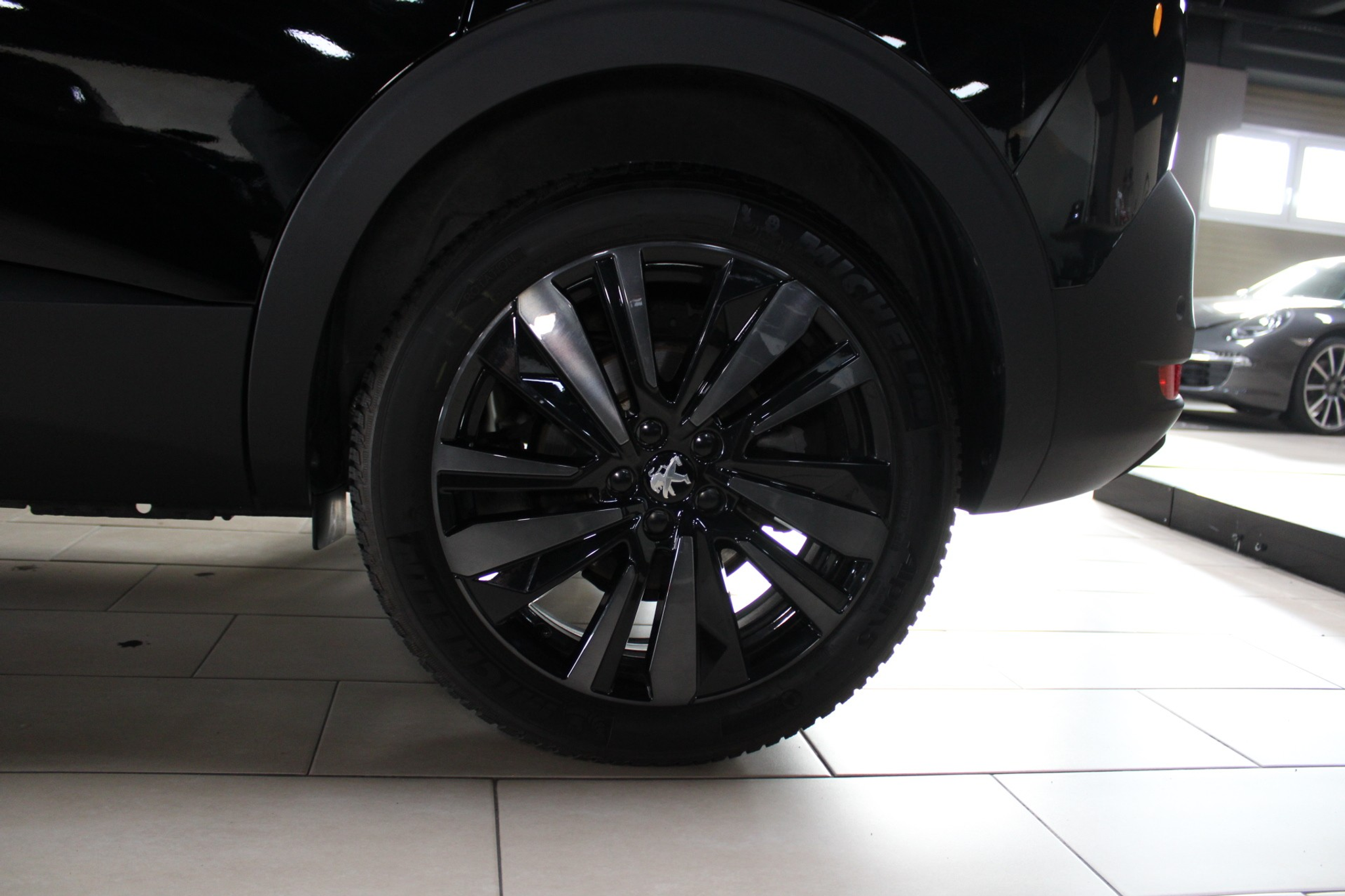 listing desktop thumbnail image 9