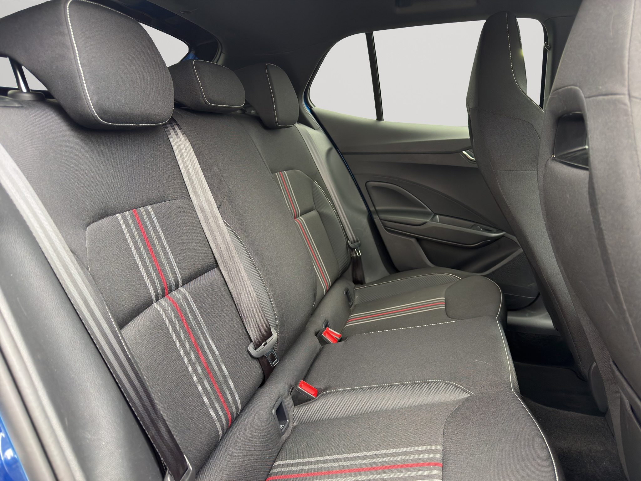 listing desktop thumbnail image 16