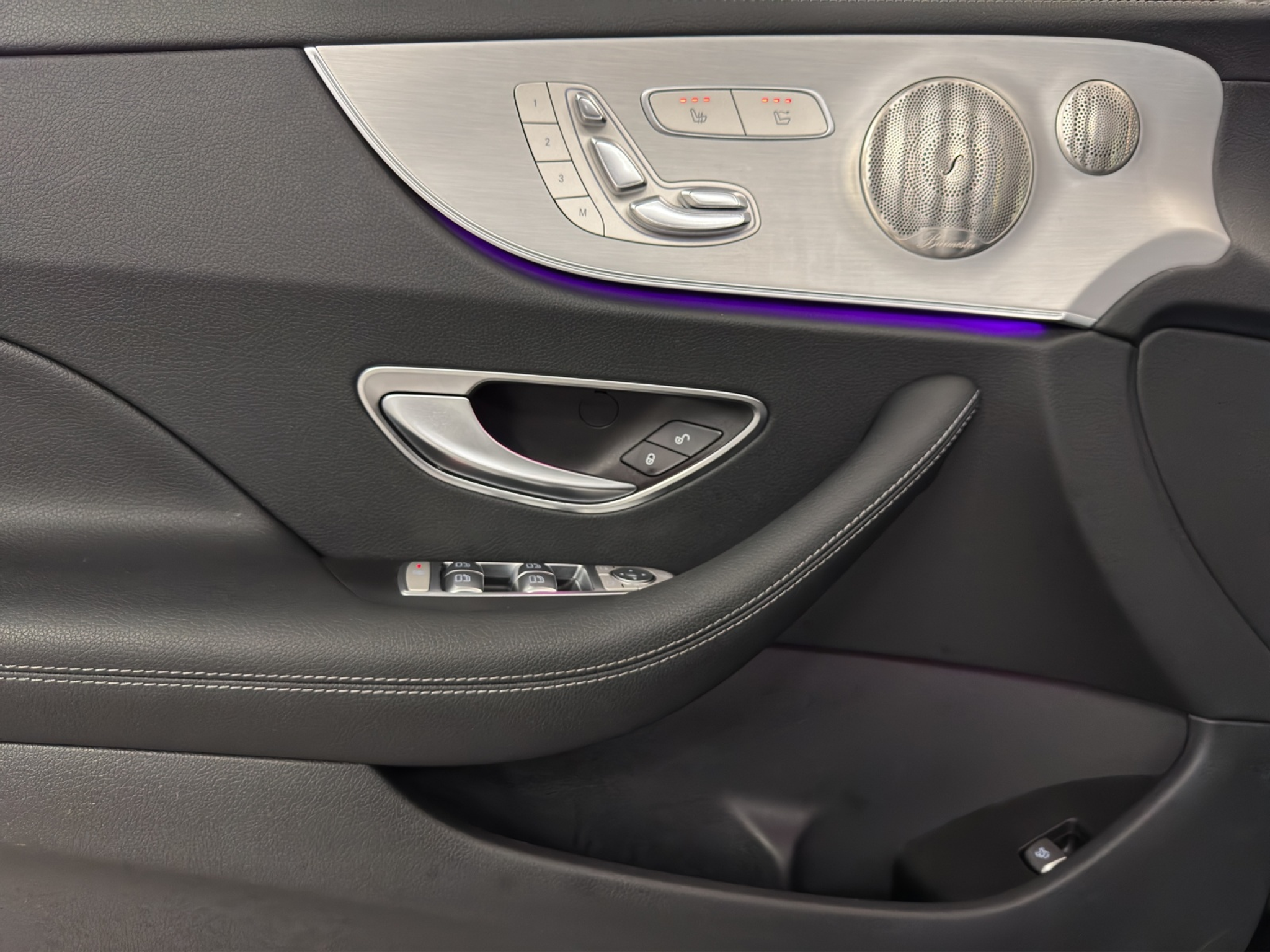 listing desktop thumbnail image 12