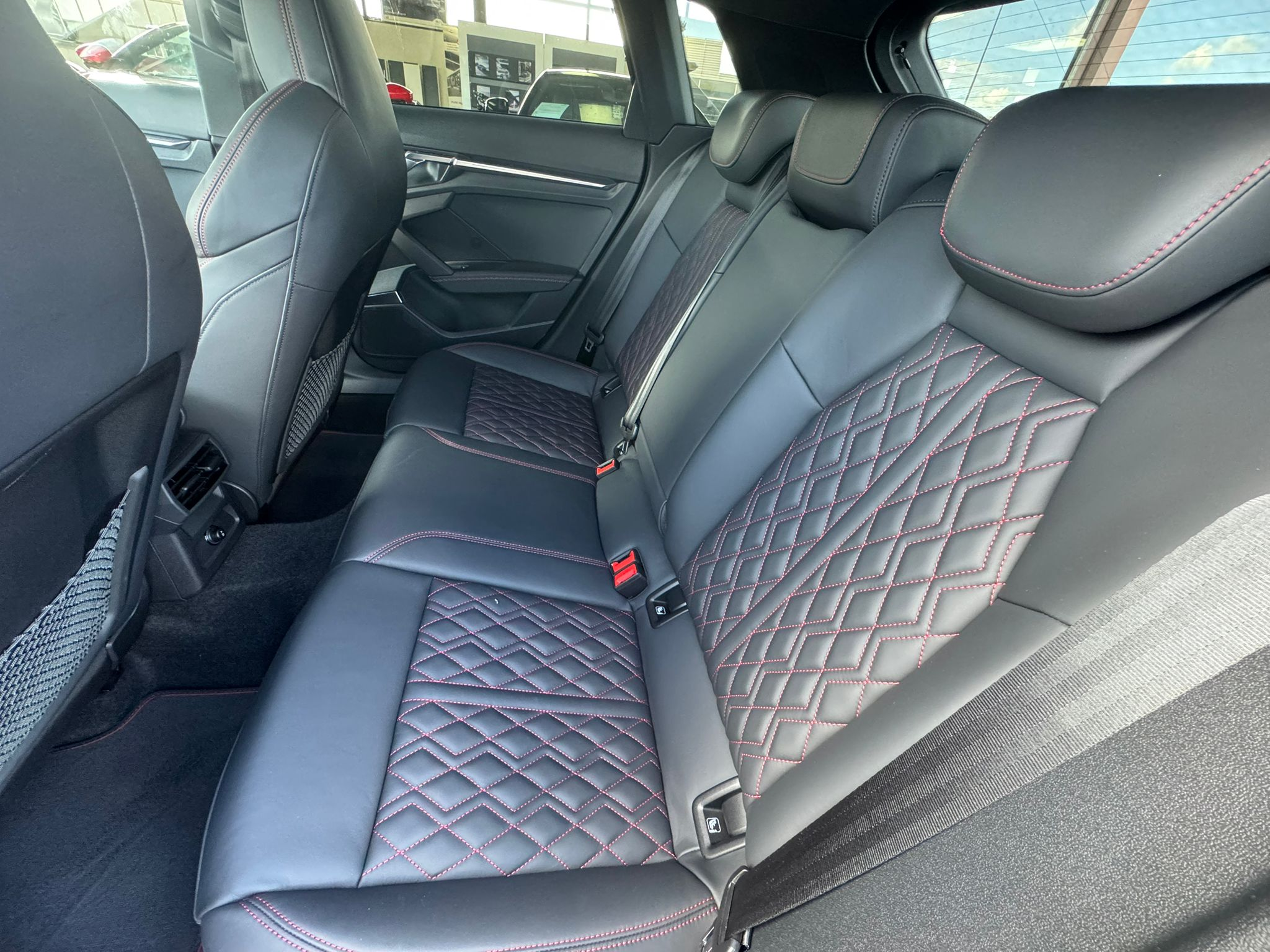 listing desktop thumbnail image 7