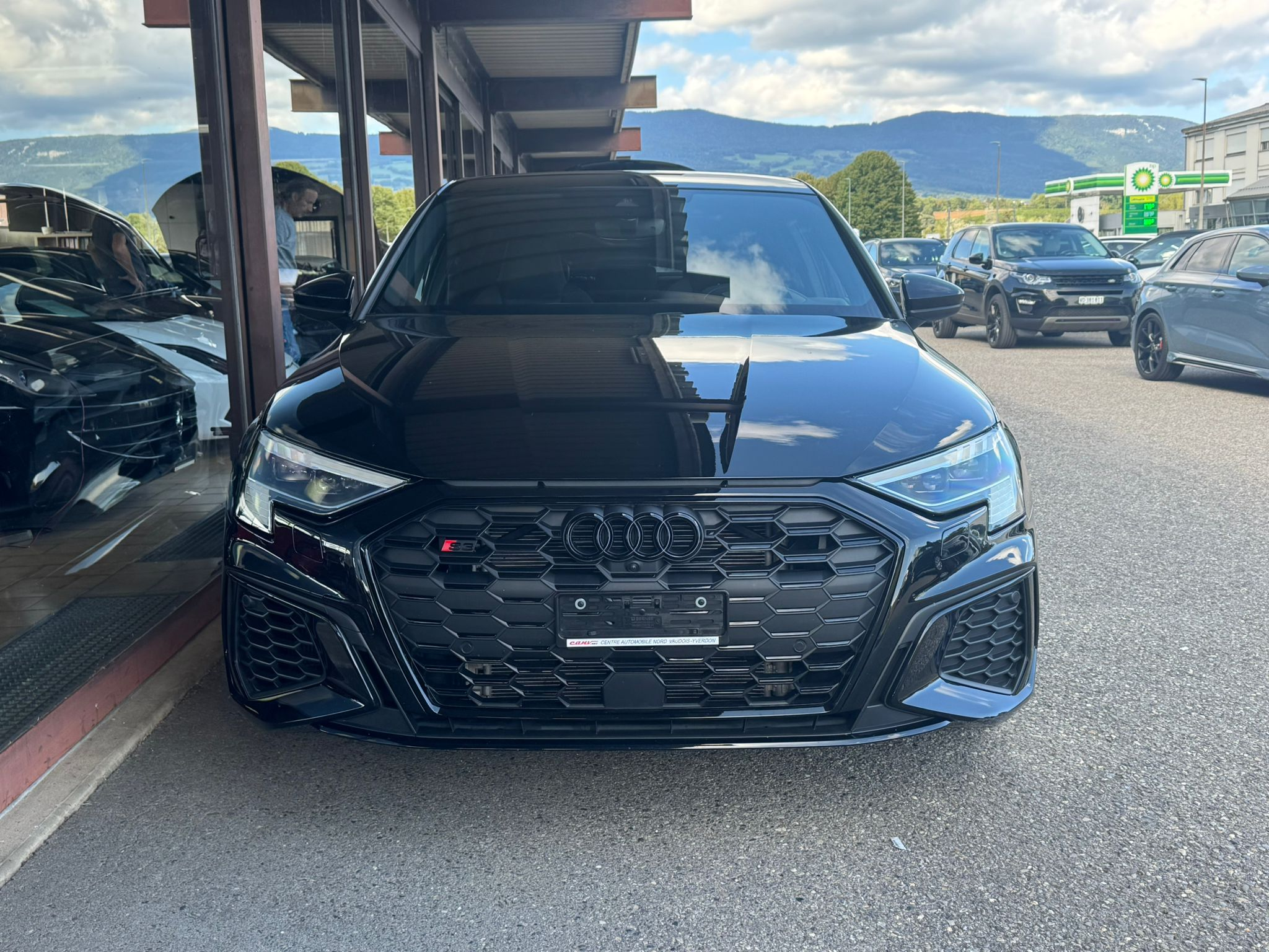 listing desktop thumbnail image 2