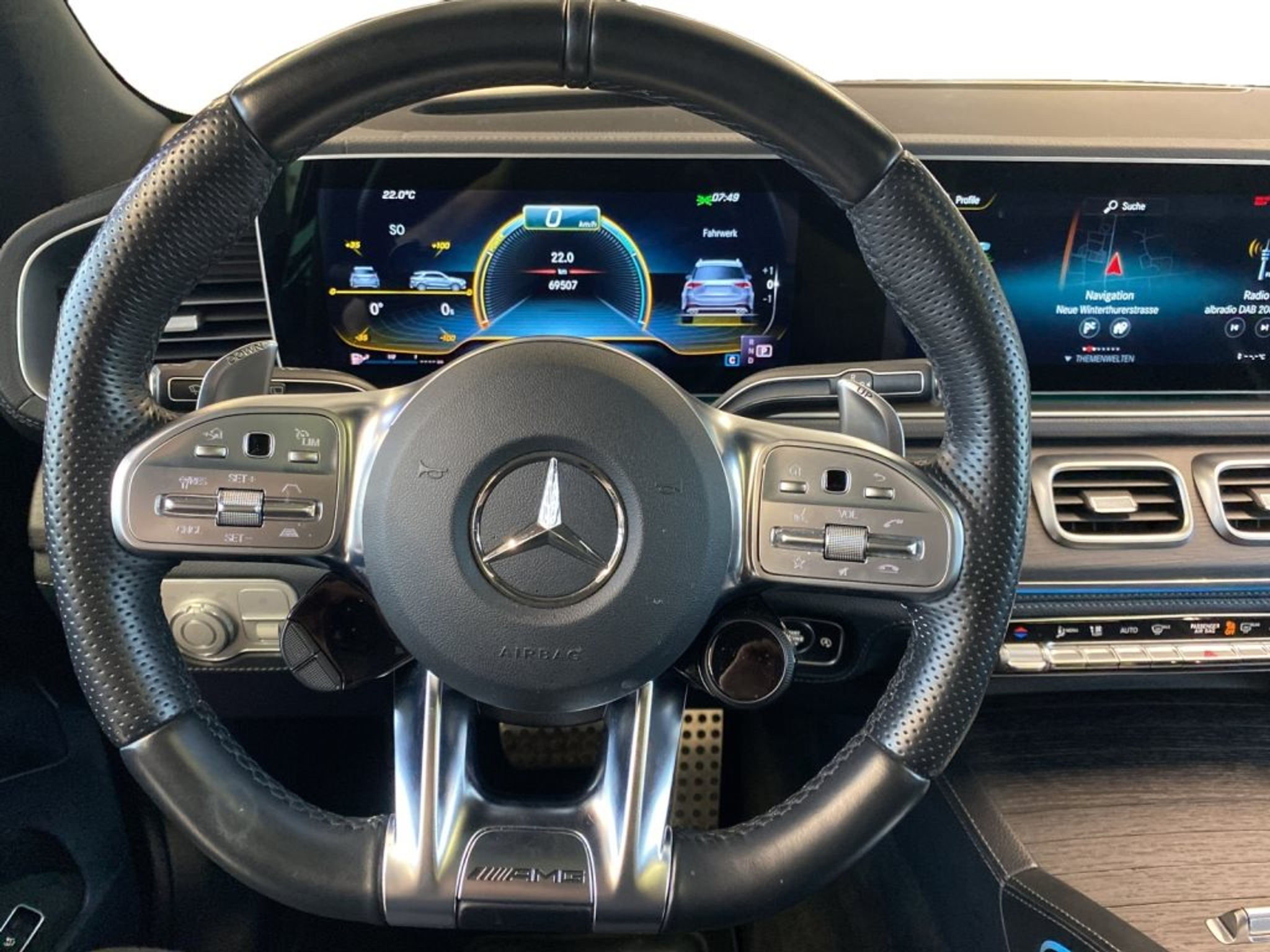 listing desktop thumbnail image 9