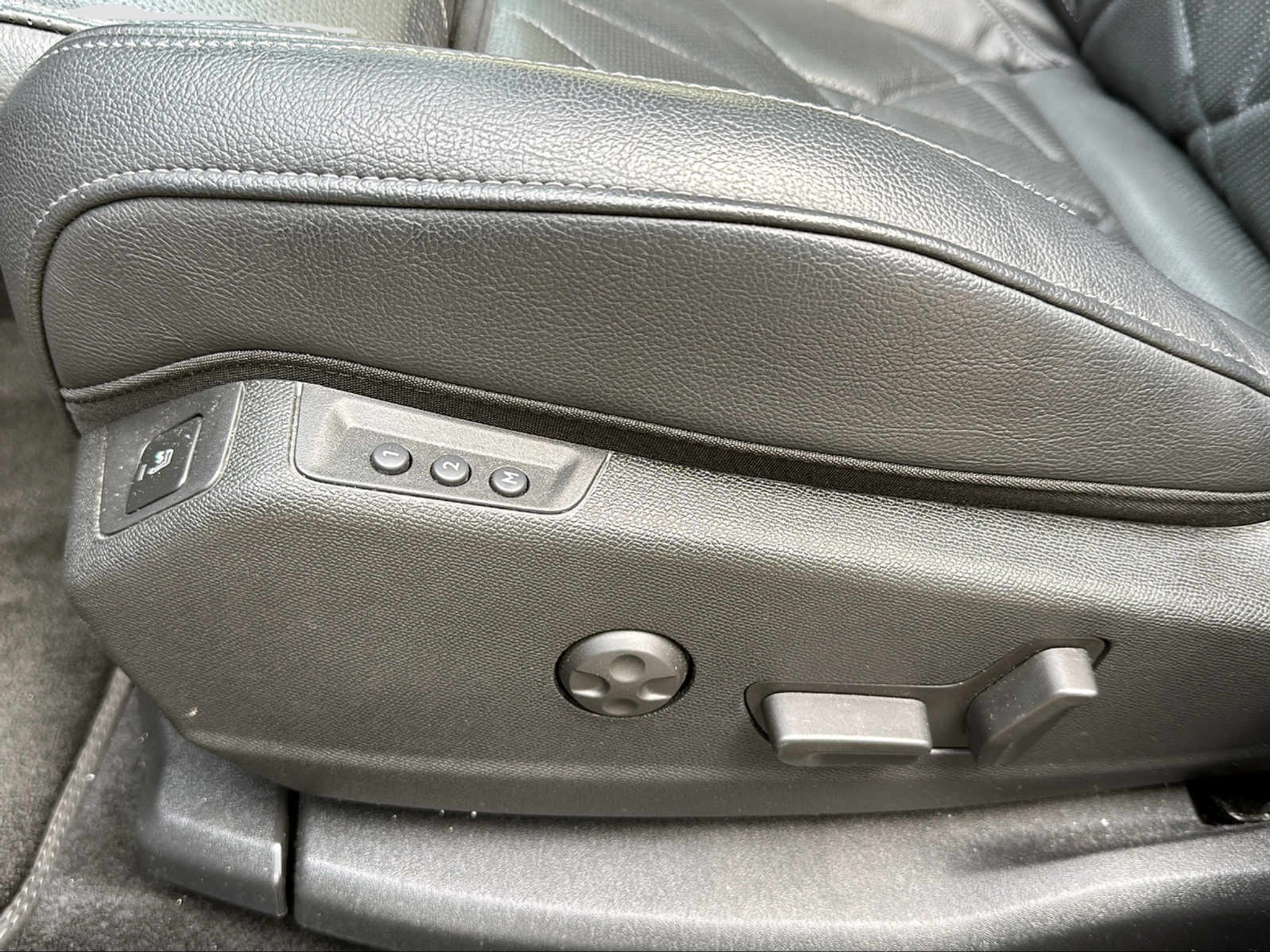 listing desktop thumbnail image 11