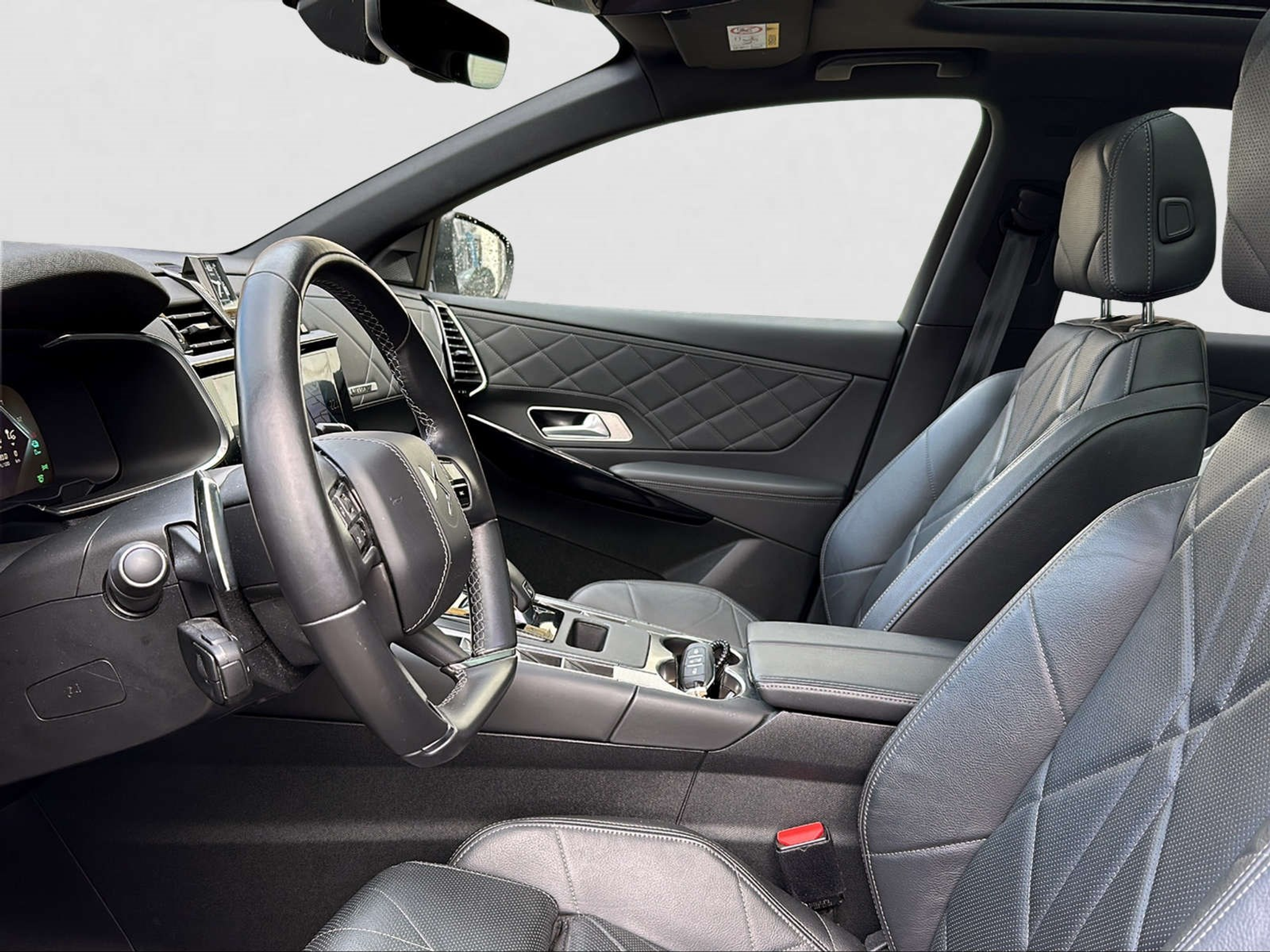 listing desktop thumbnail image 4