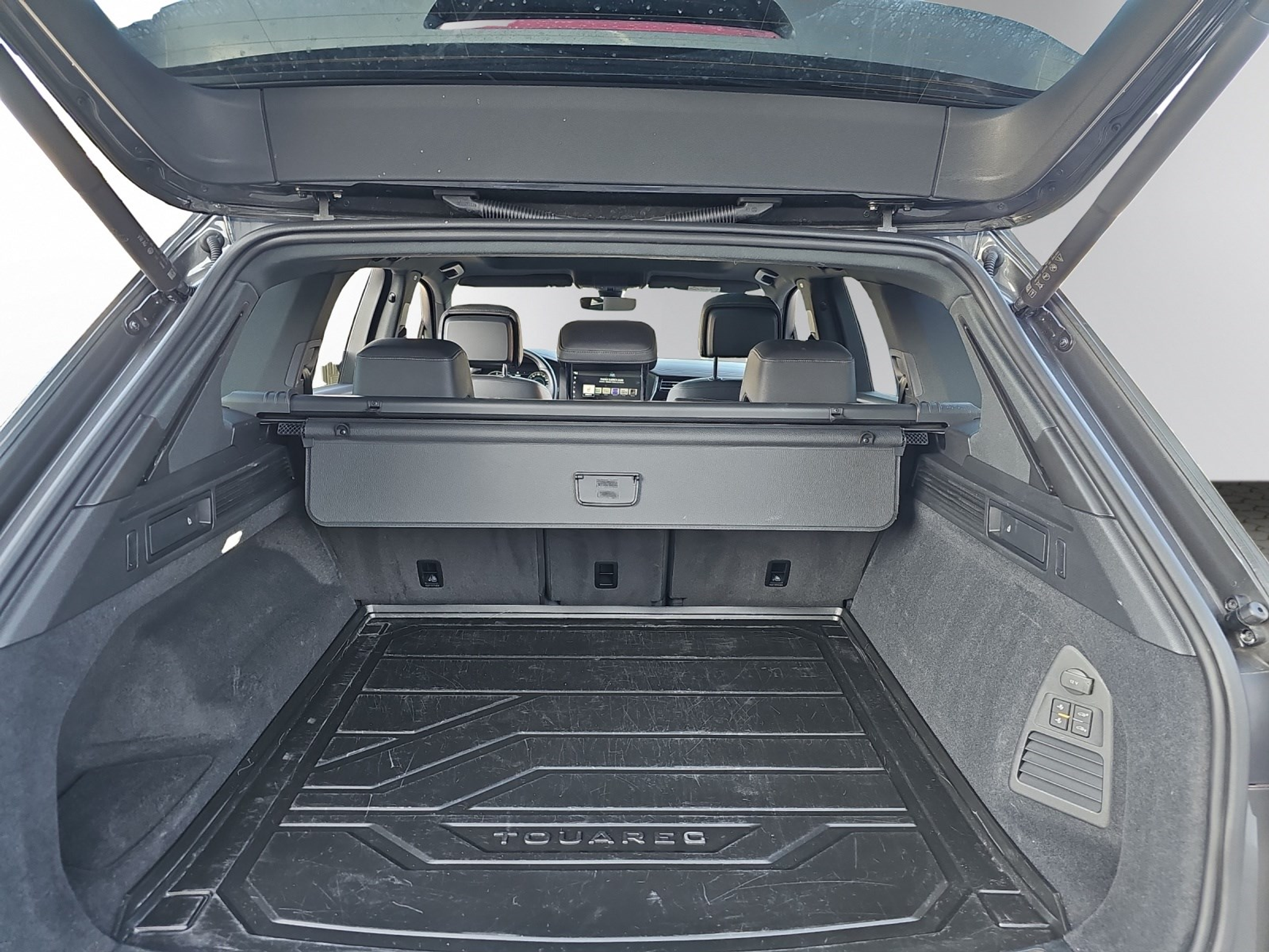 listing desktop thumbnail image 10