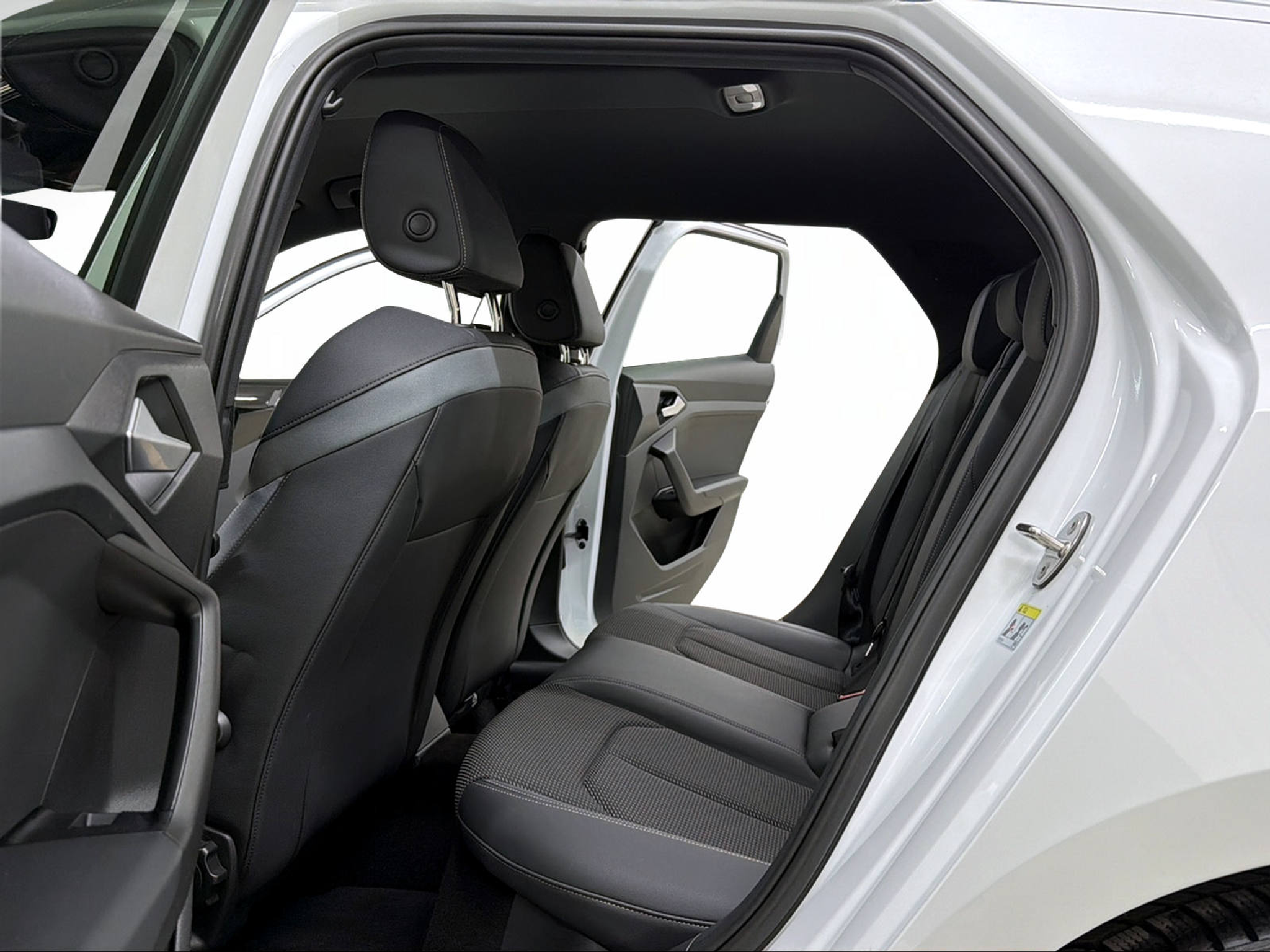 listing desktop thumbnail image 7