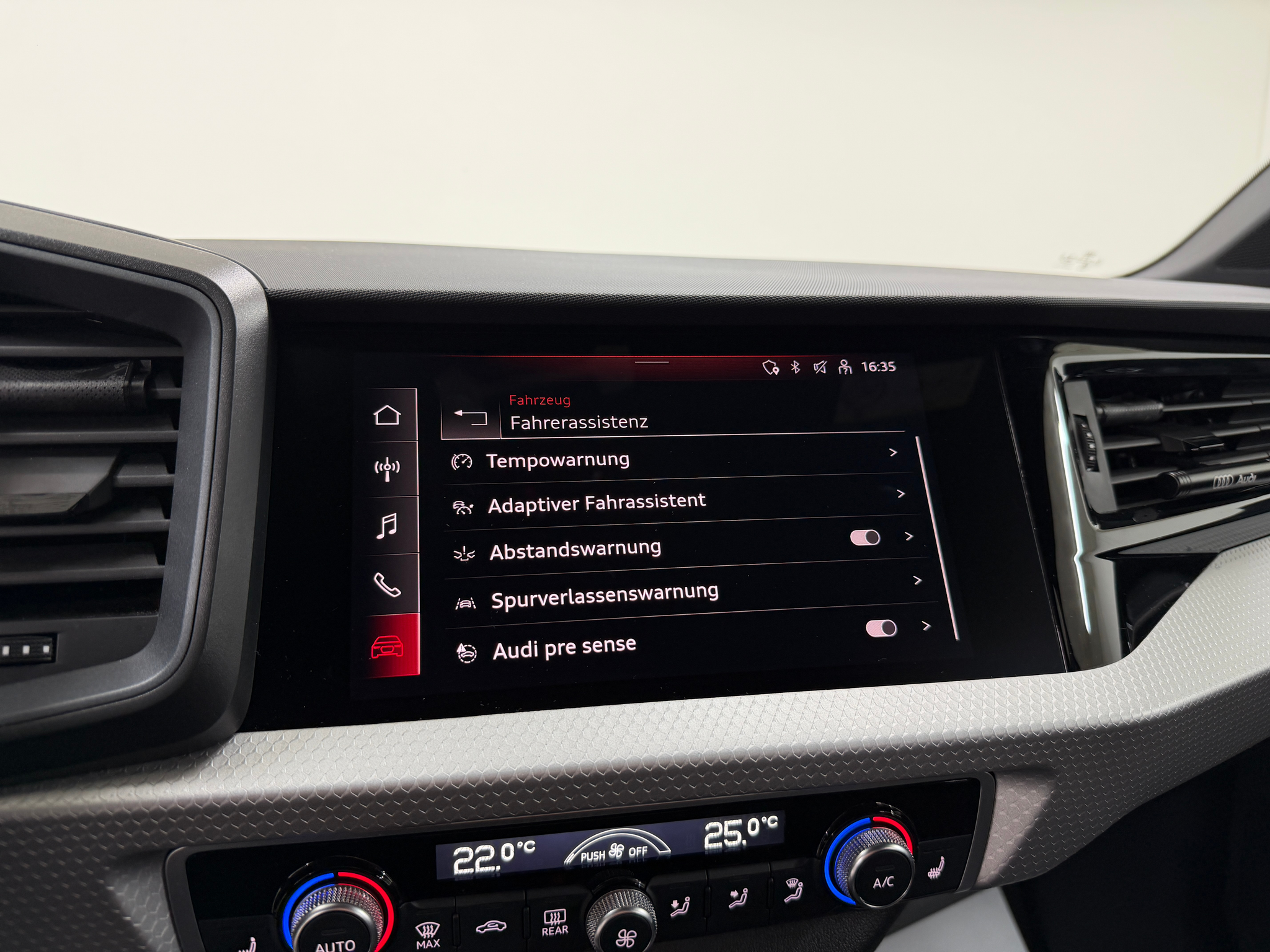 listing desktop thumbnail image 15